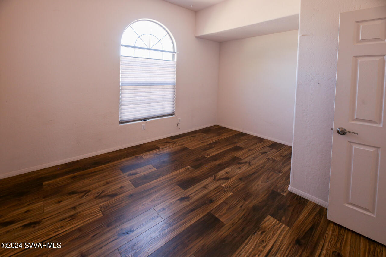 1305 E Crestview Drive