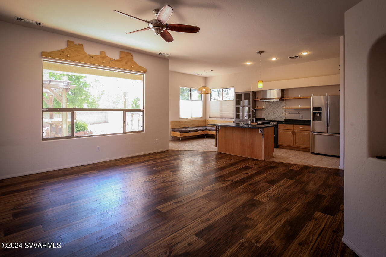 1305 E Crestview Drive