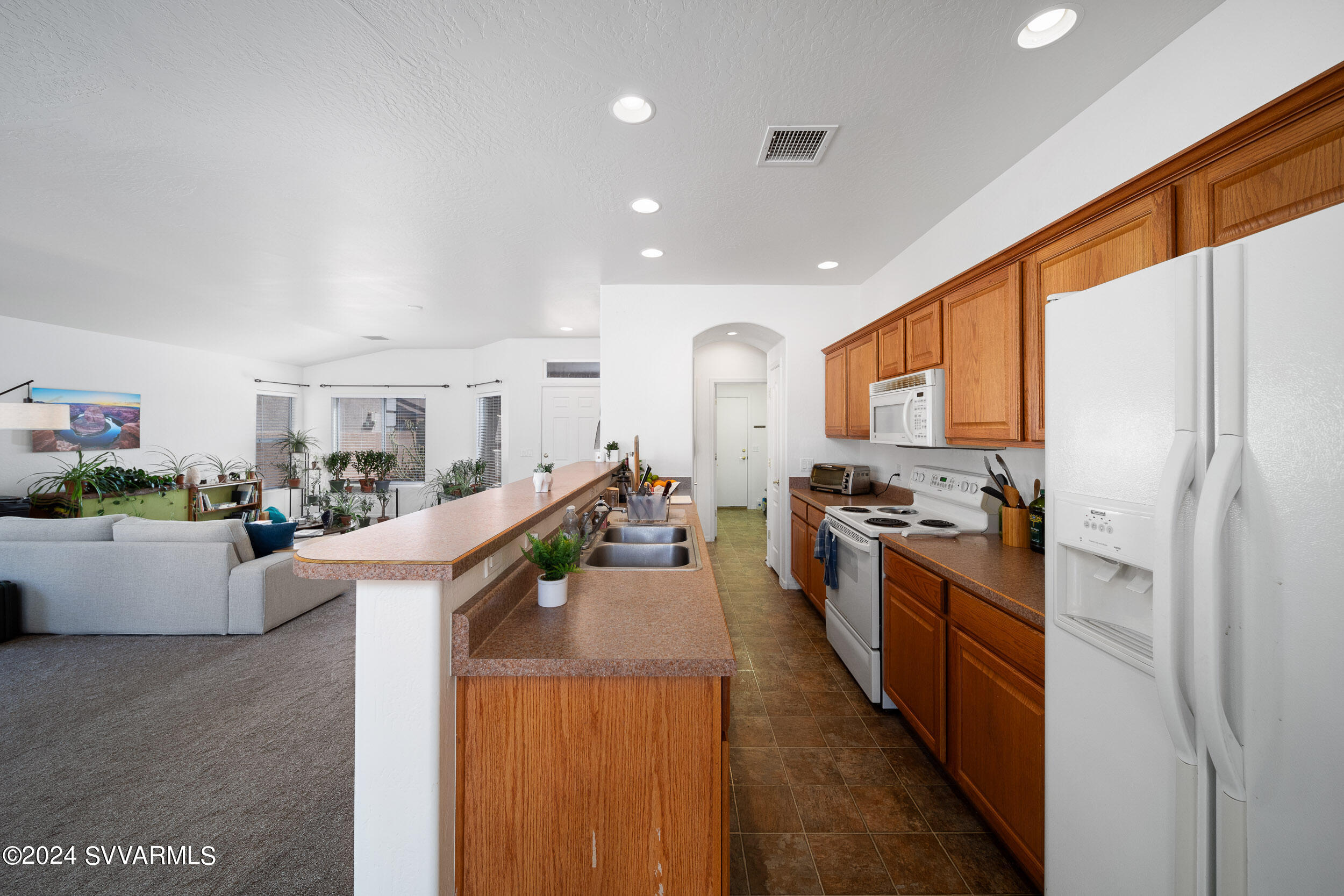 672 S Santa Fe Trail