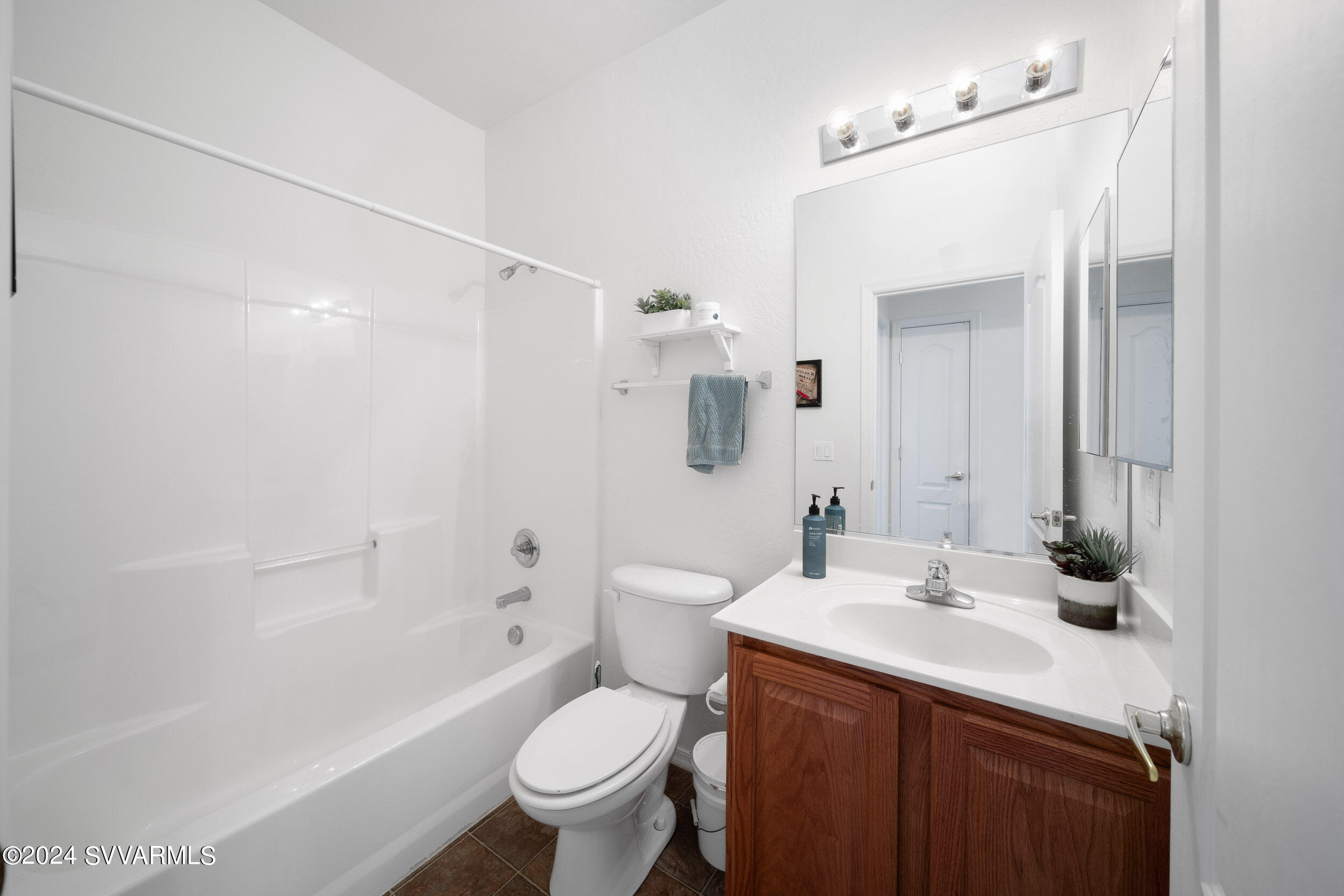 672 S Santa Fe Trail