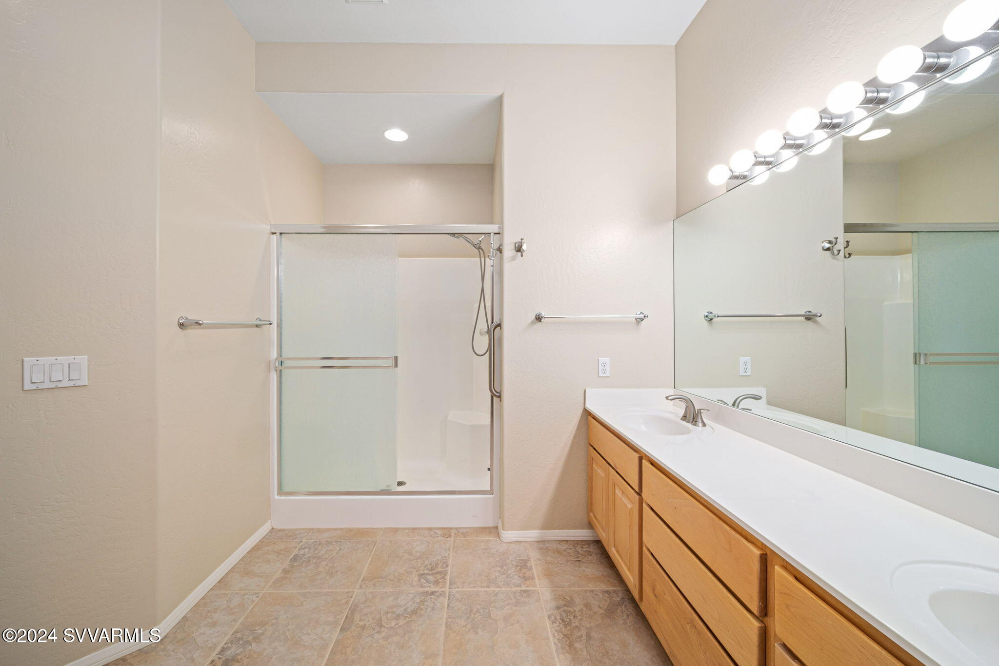 1400 E Ridgeview Drive