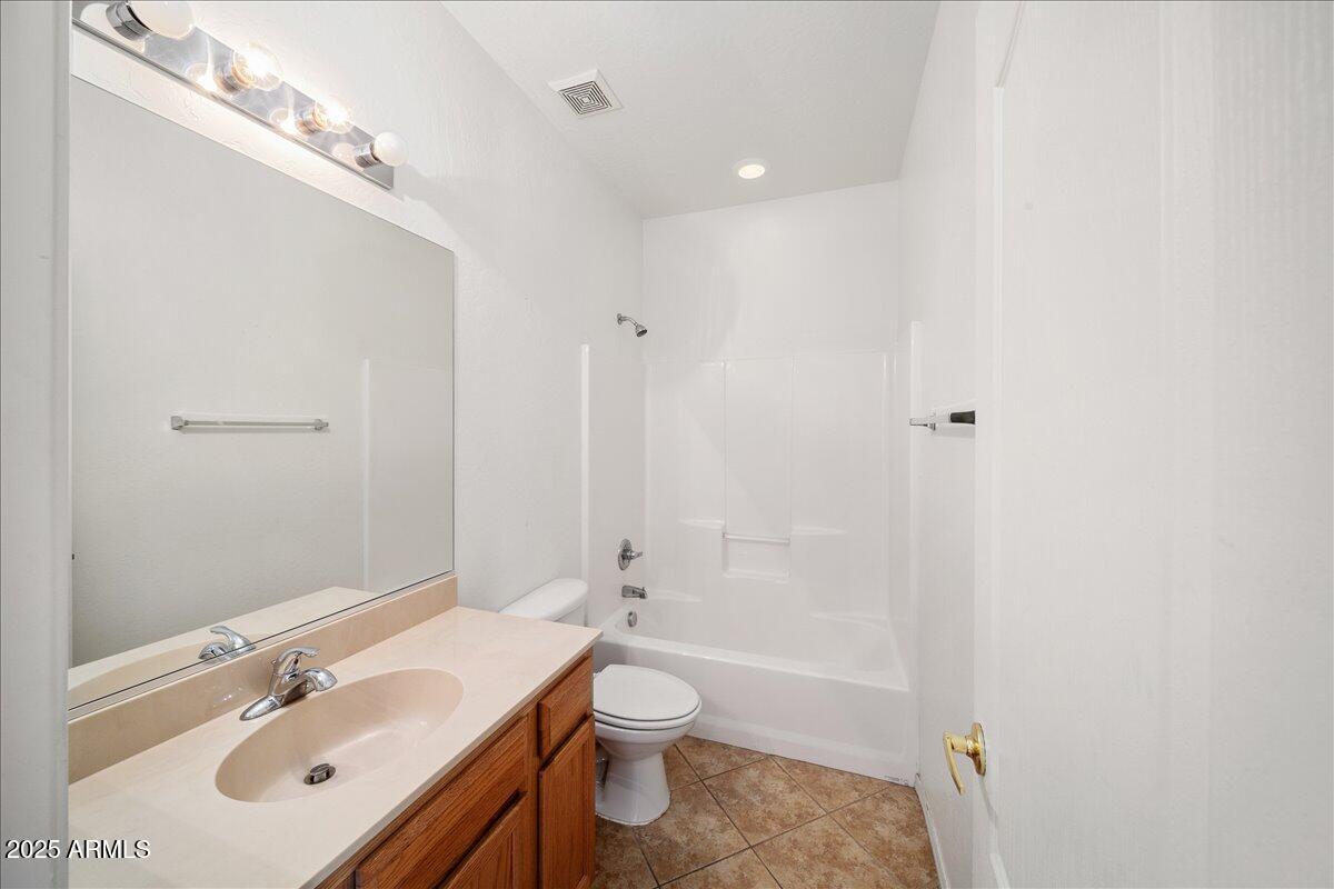 570 S SANTA FE Trail