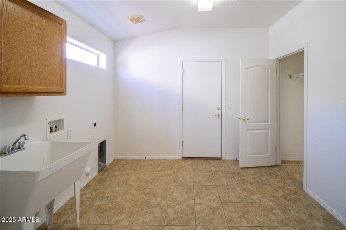 570 S SANTA FE Trail