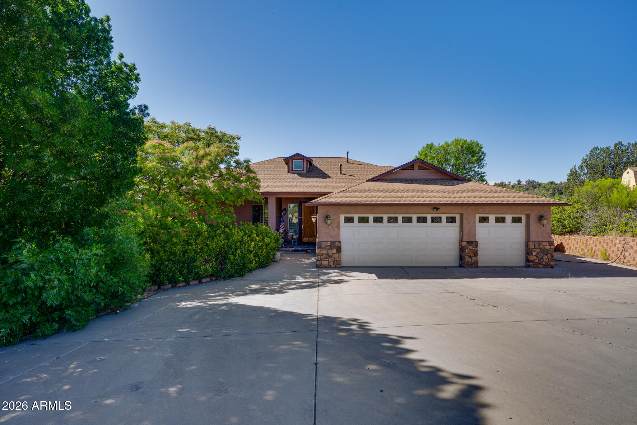 2647 E LOBO Circle