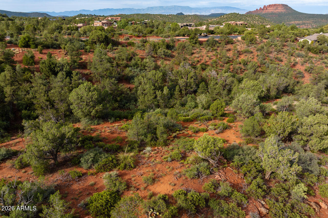130 DESERT HOLLY Drive 7