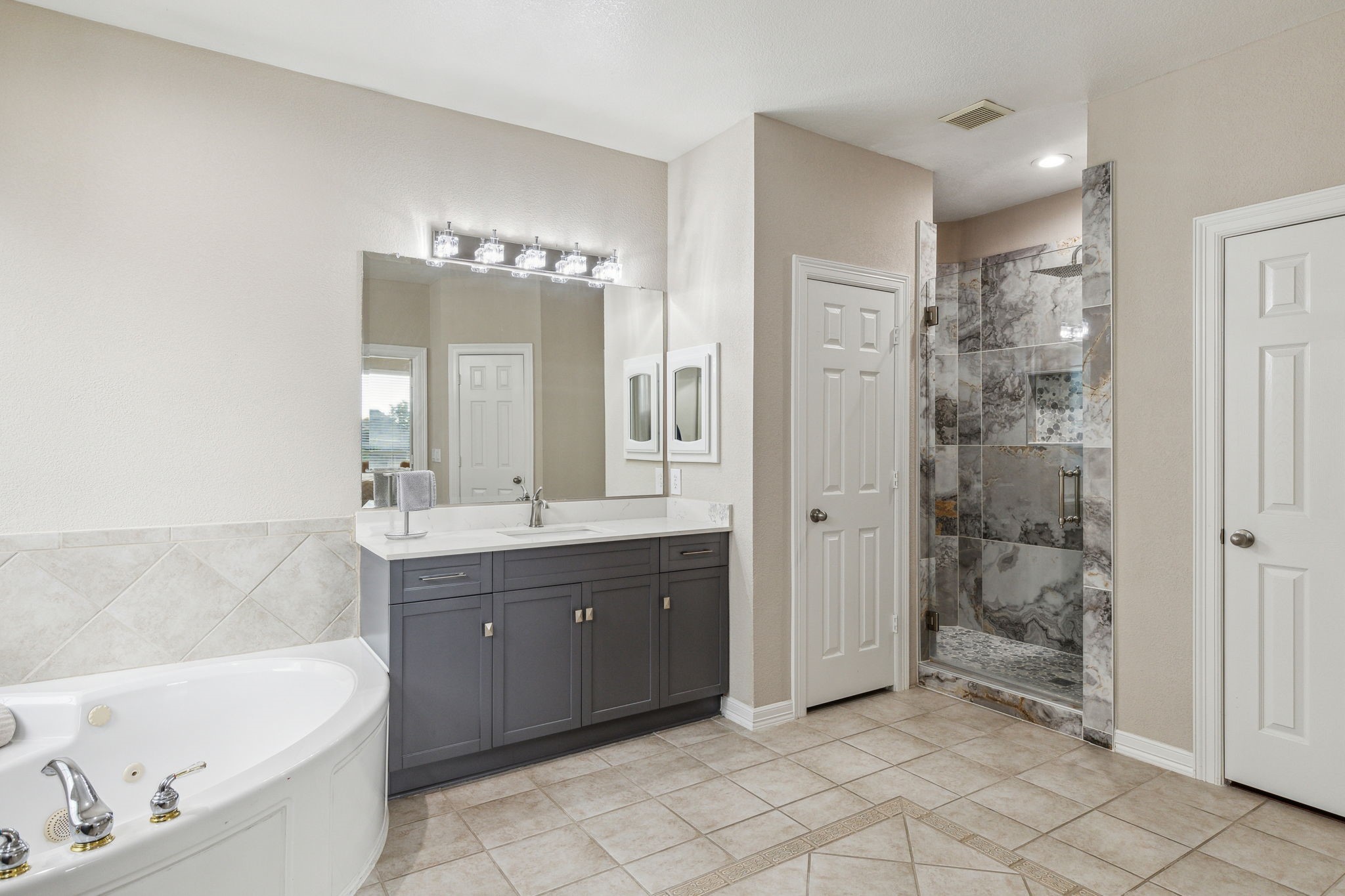 3915 Harvest Knoll Drive