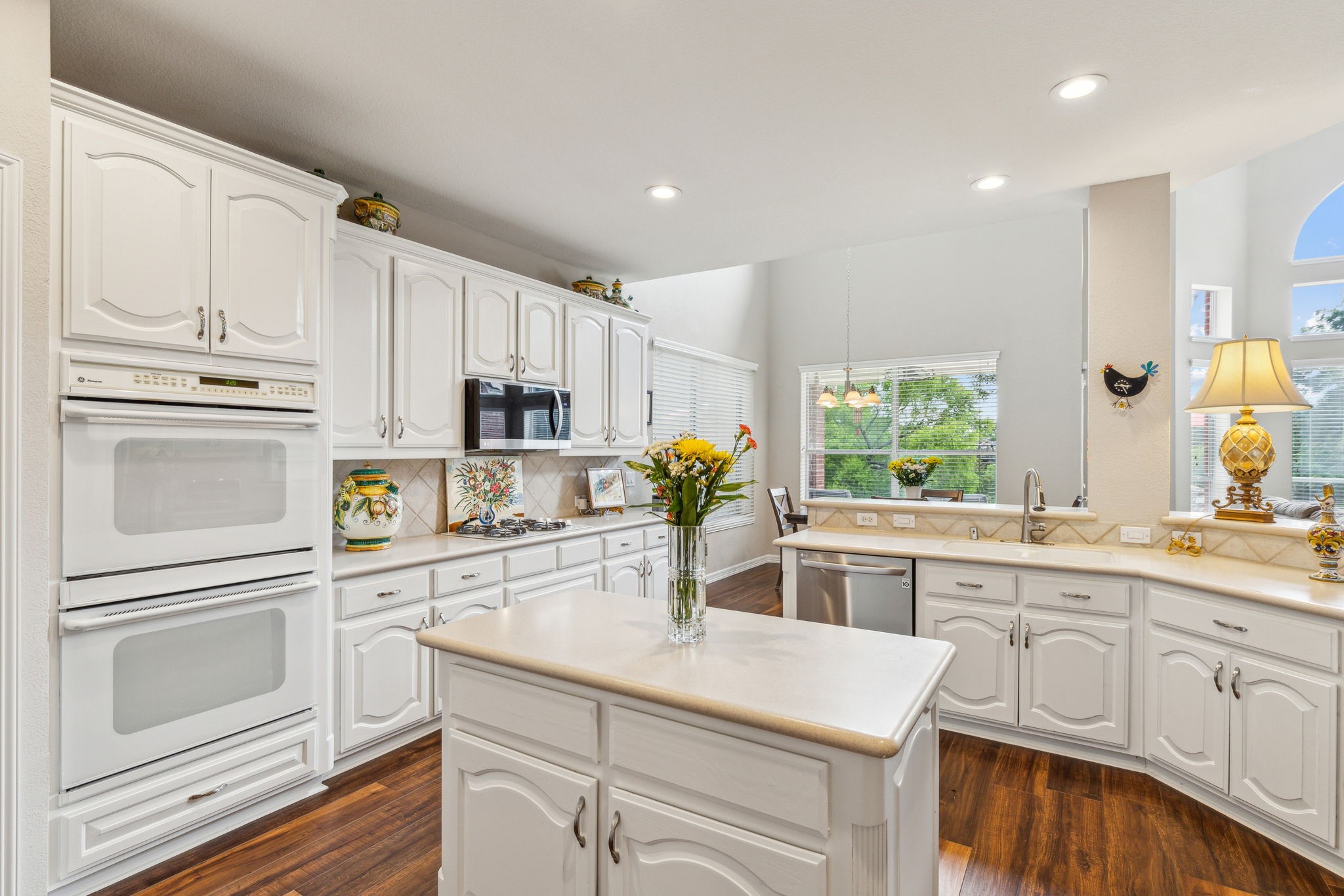 3915 Harvest Knoll Drive