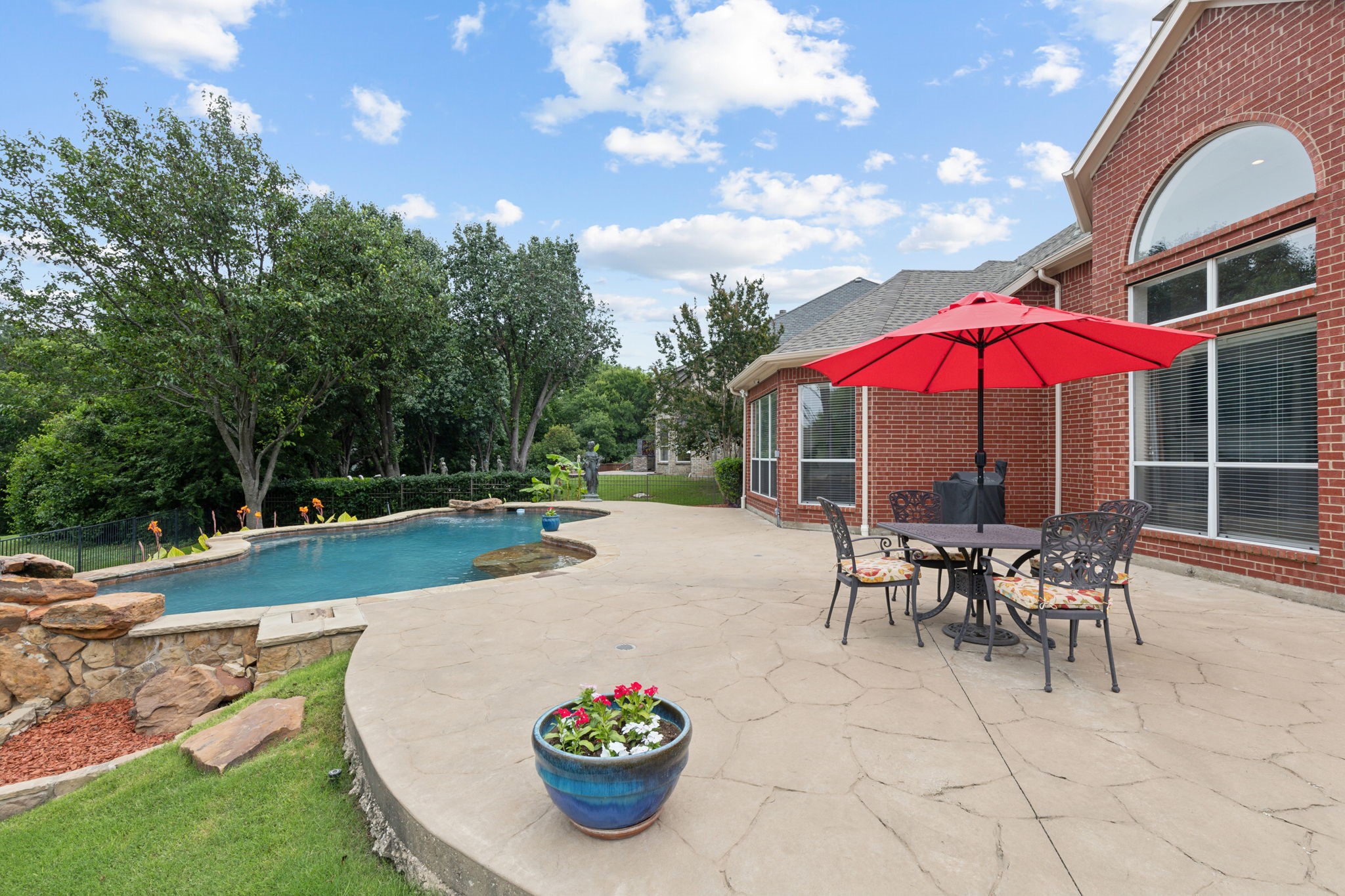 3915 Harvest Knoll Drive