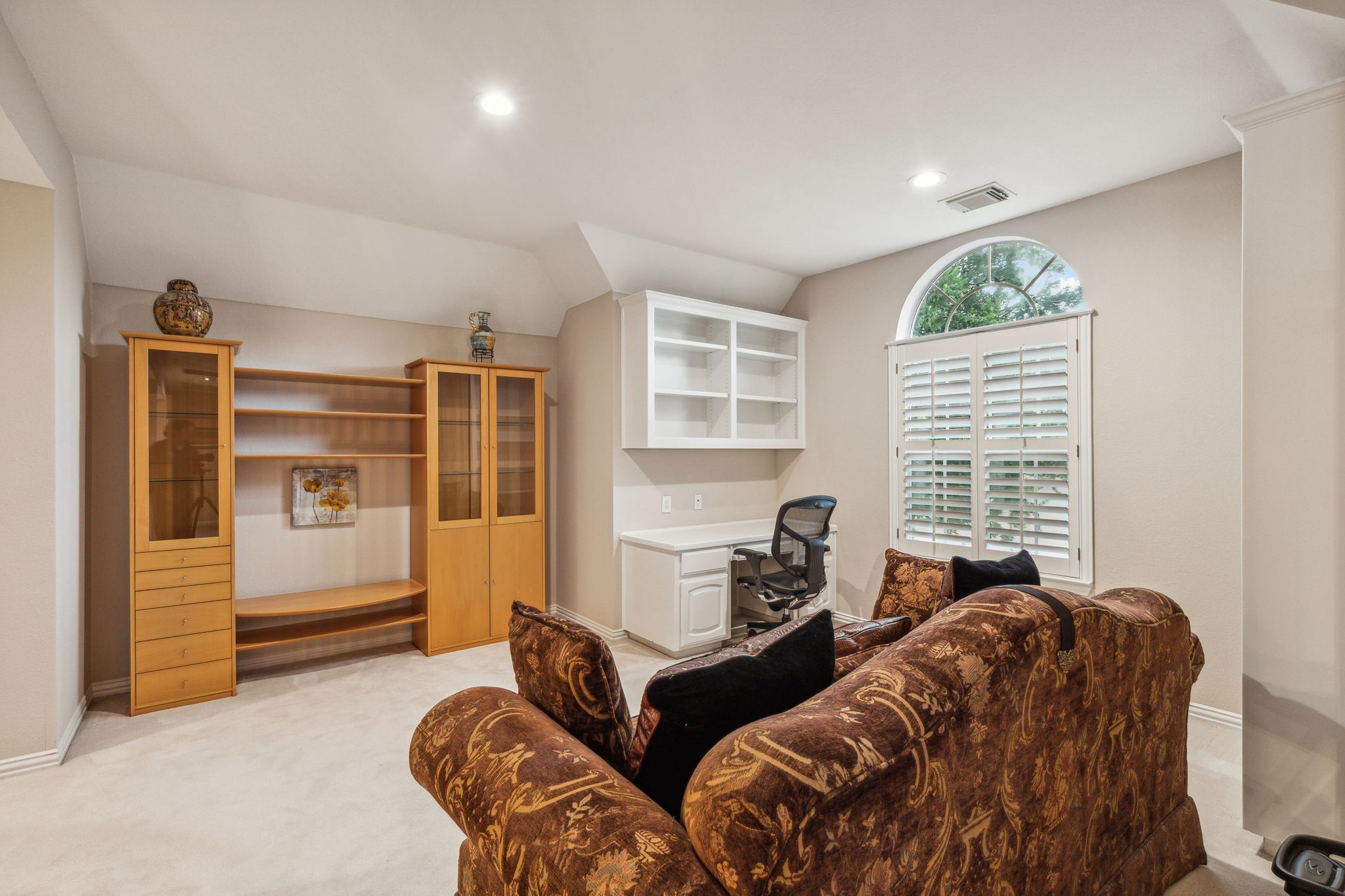 3915 Harvest Knoll Drive