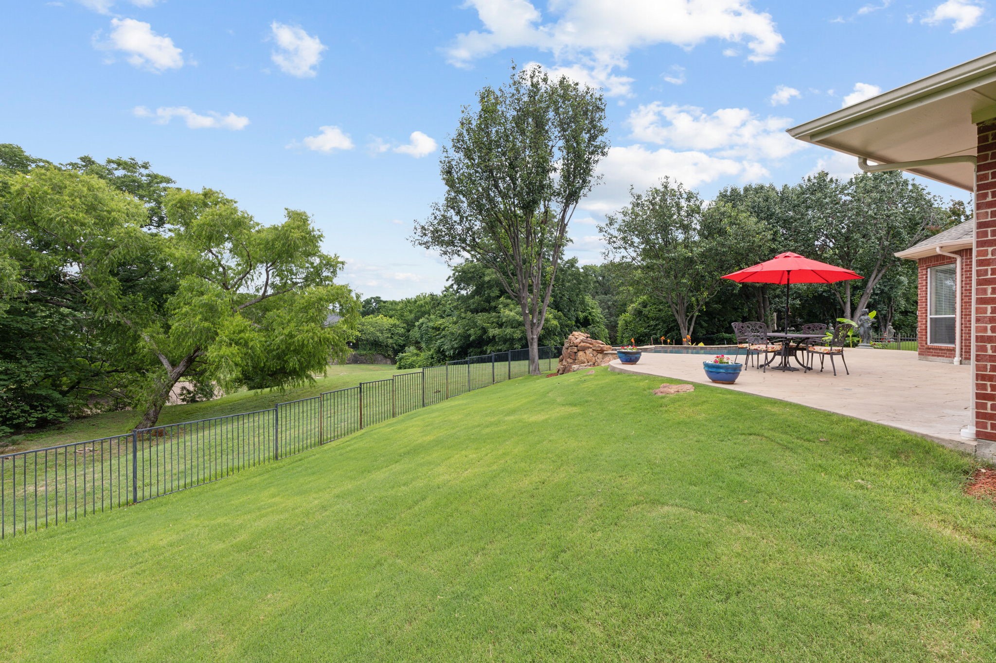 3915 Harvest Knoll Drive