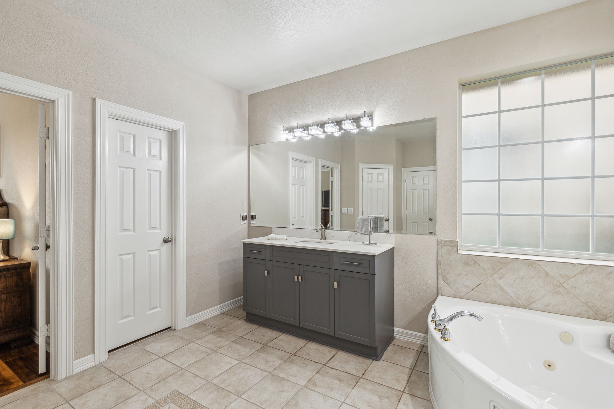 3915 Harvest Knoll Drive