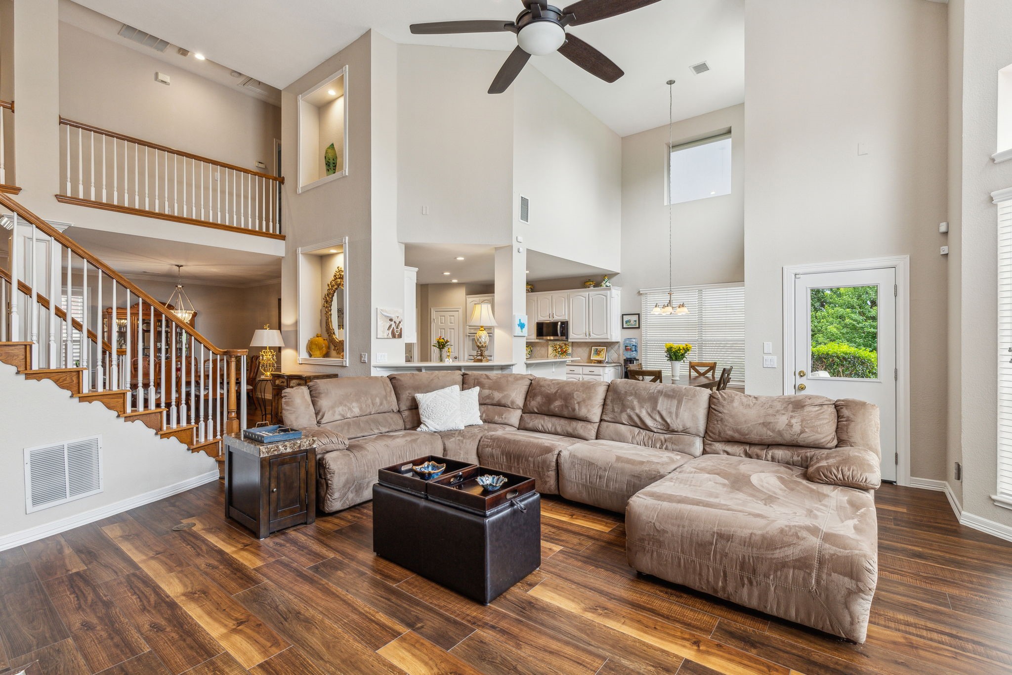 3915 Harvest Knoll Drive