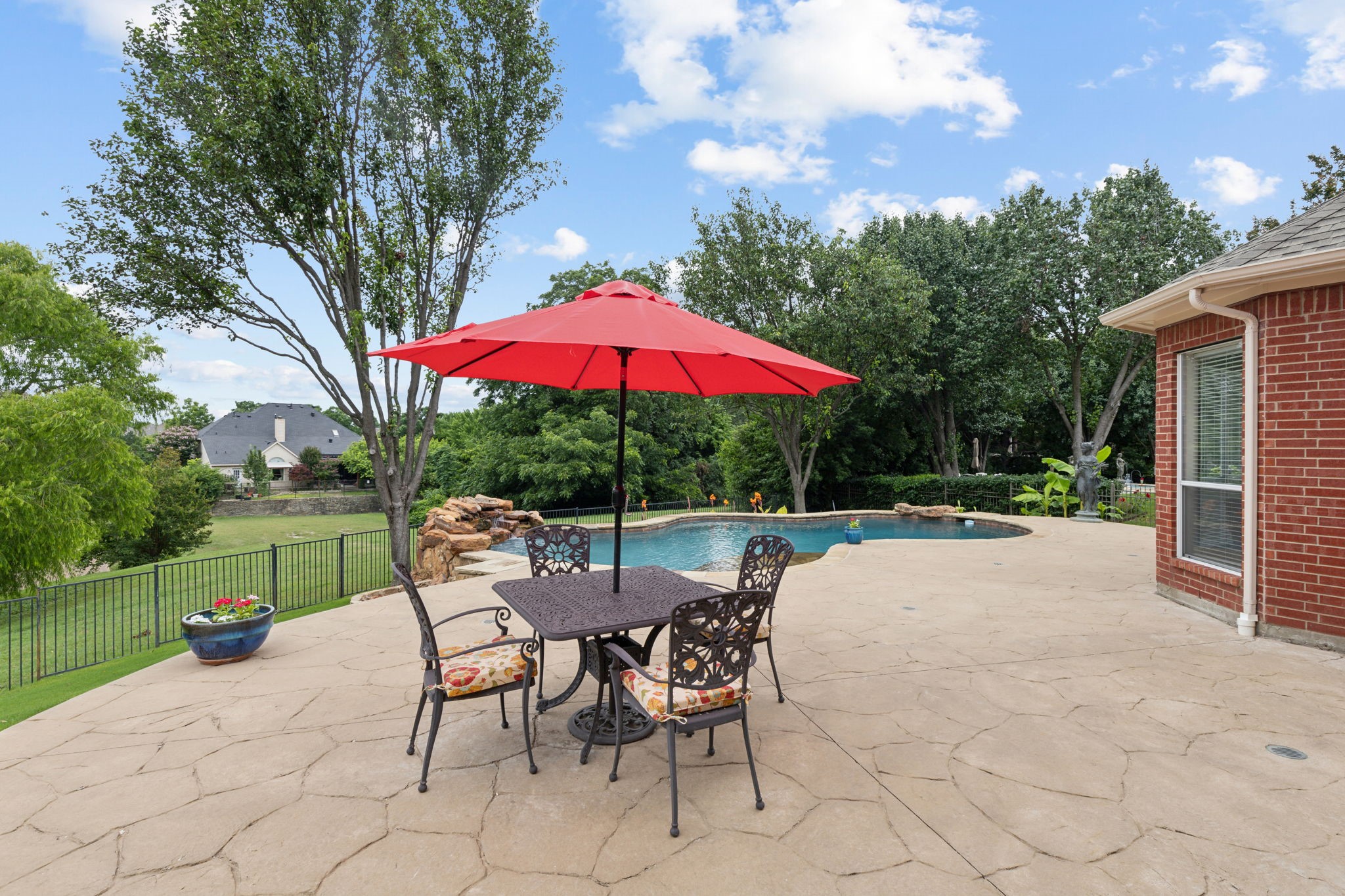 3915 Harvest Knoll Drive