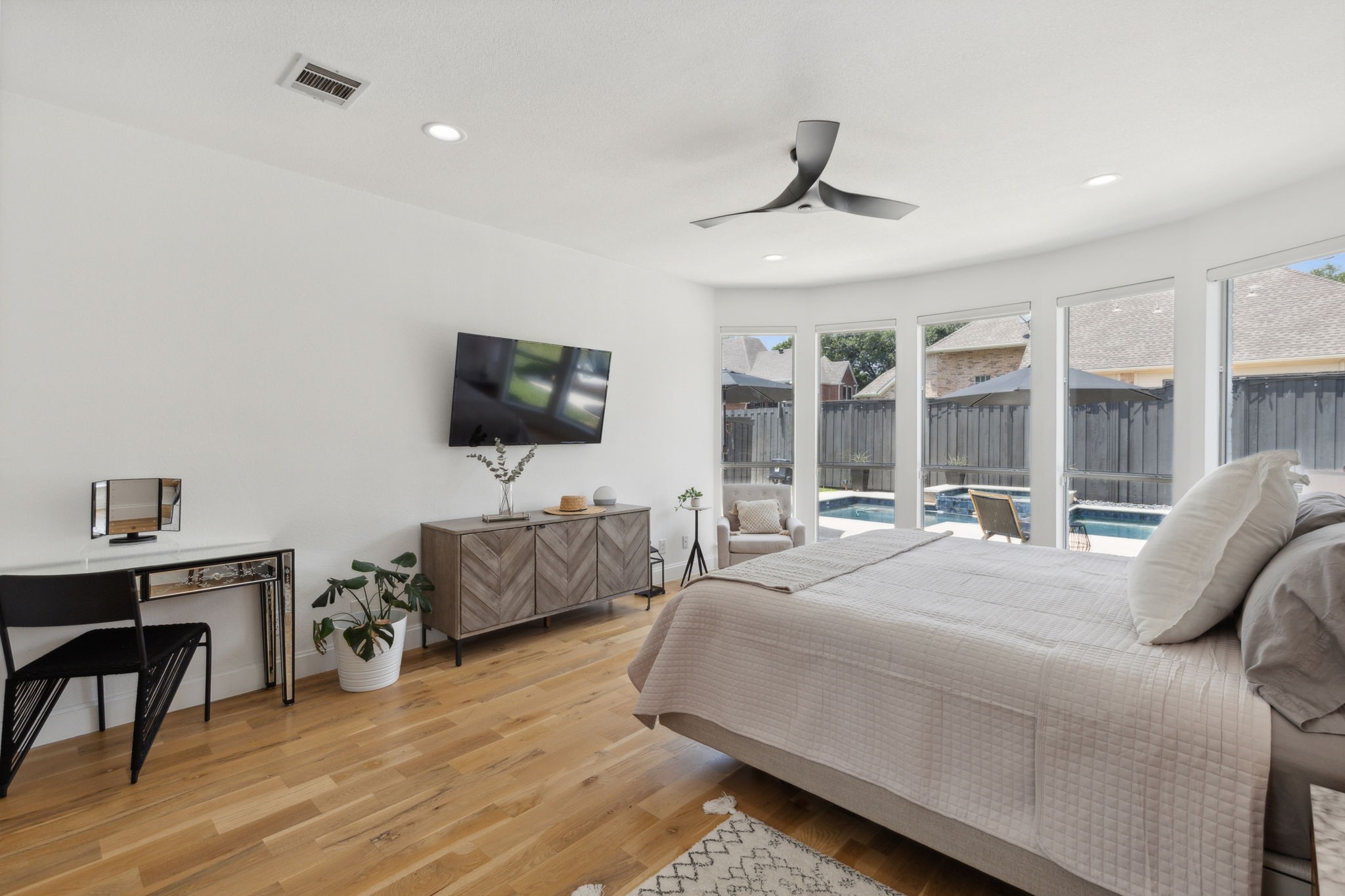 4549 Turnberry Court