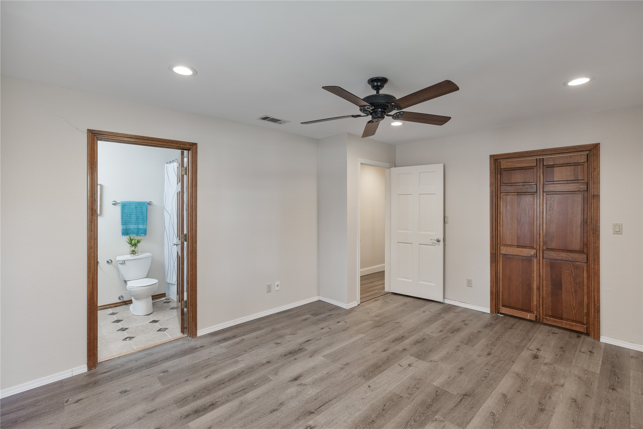 2305 Meadow Creek Drive