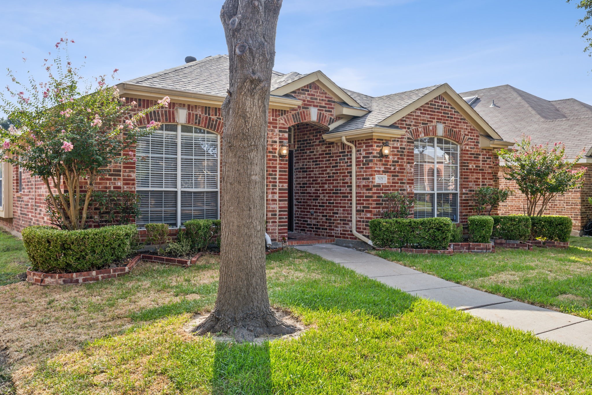 5621 Phoenix Drive