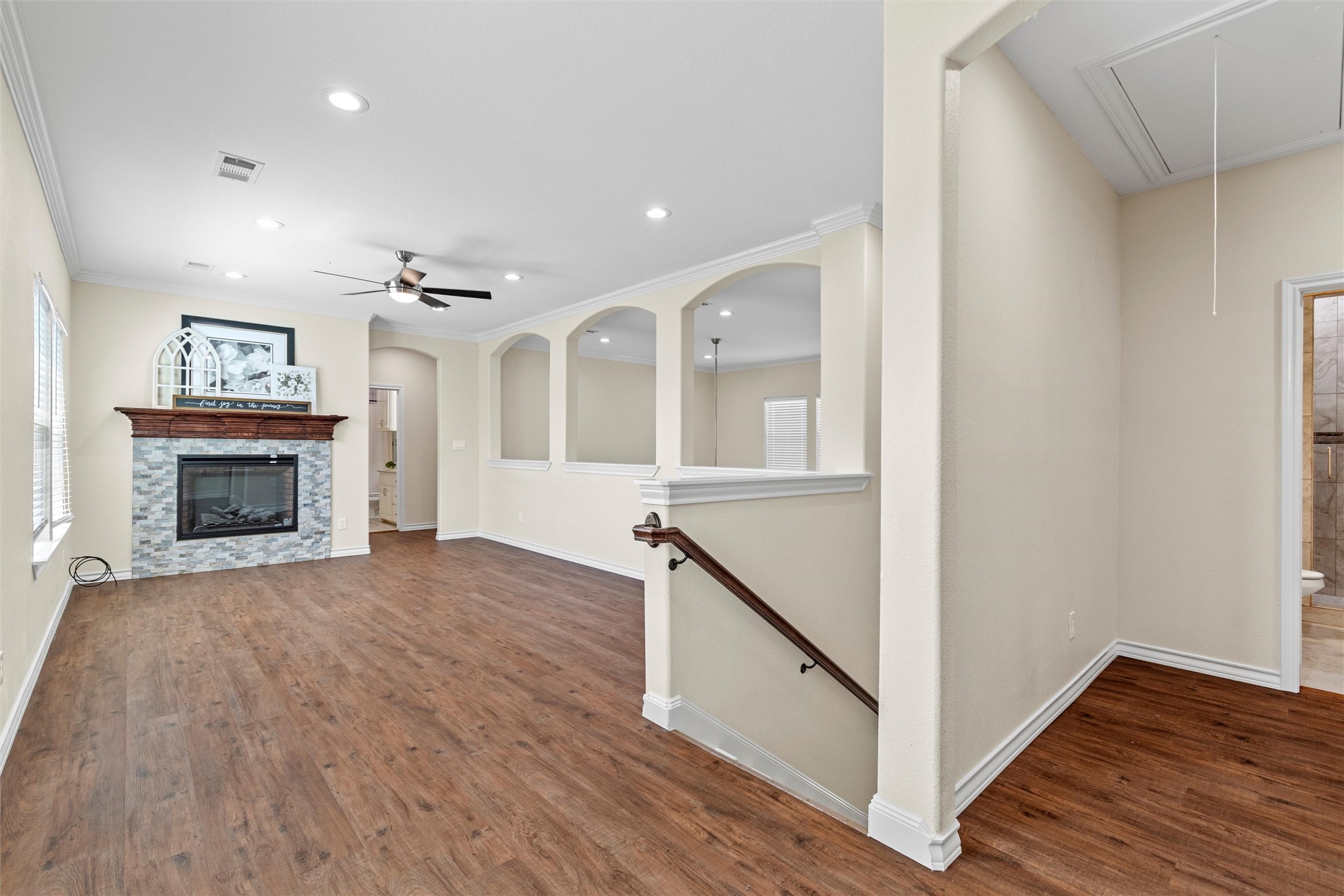 114 N Lakeview Drive