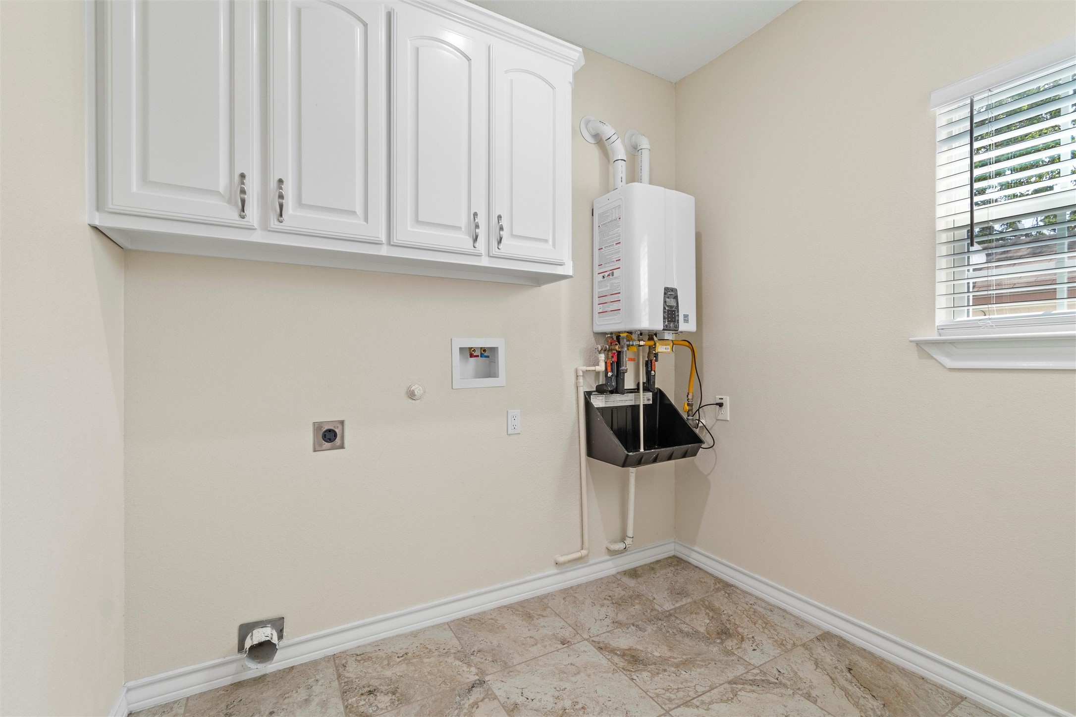 114 N Lakeview Drive