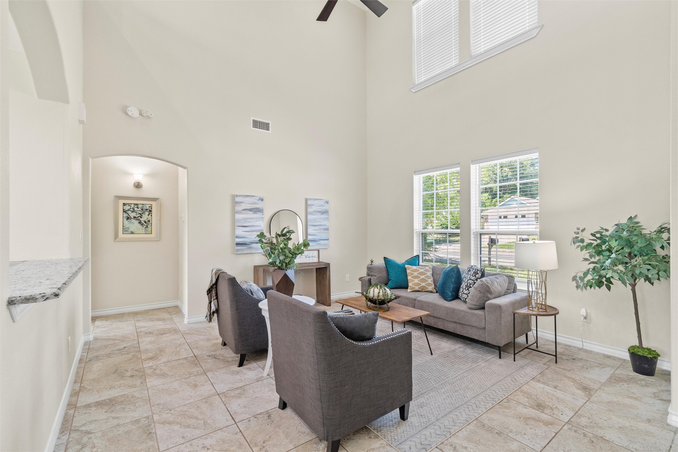 114 N Lakeview Drive