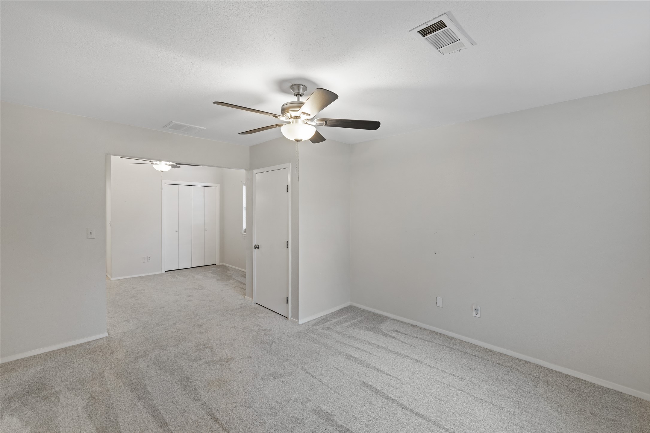 3207 Cliffview Drive