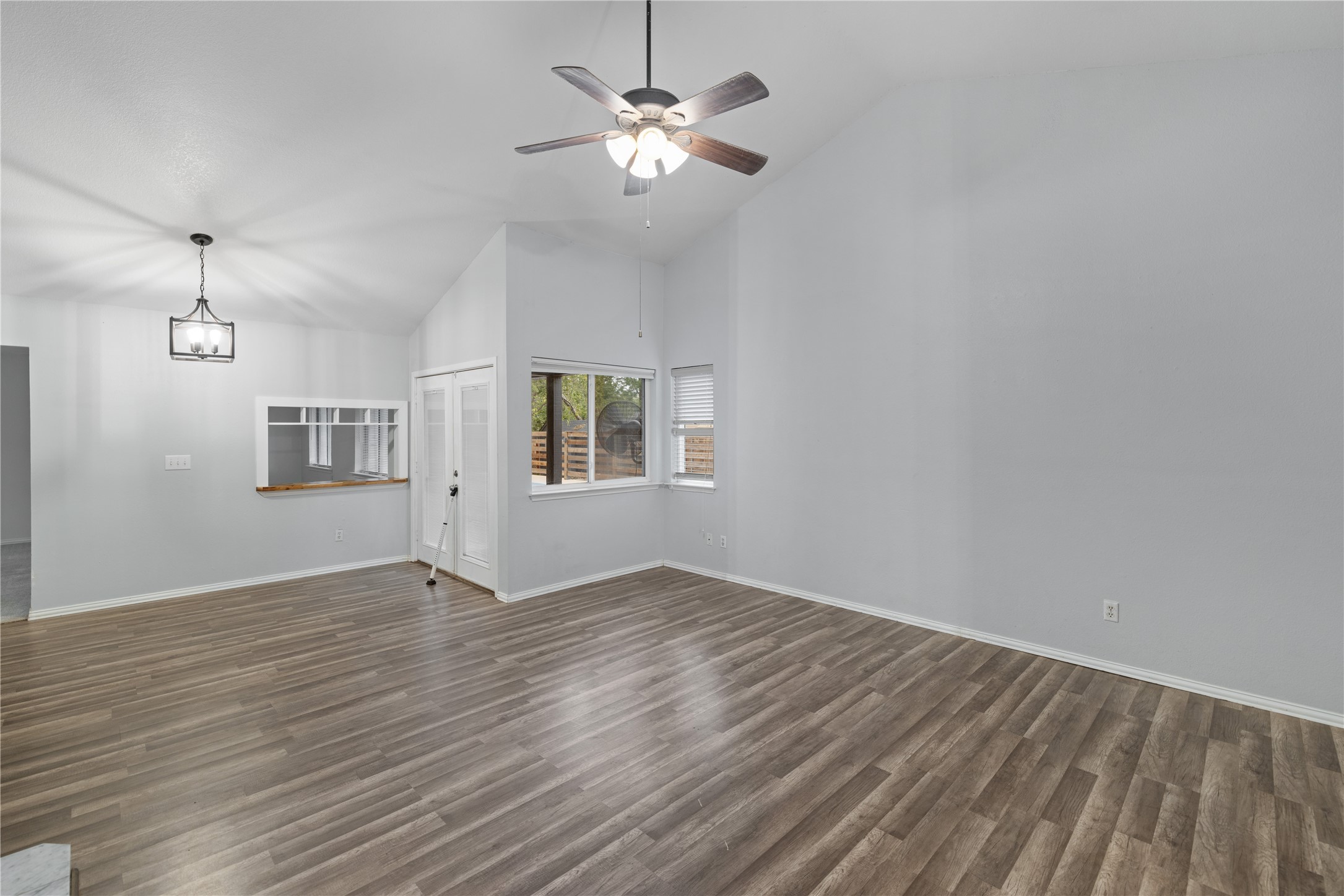 3207 Cliffview Drive
