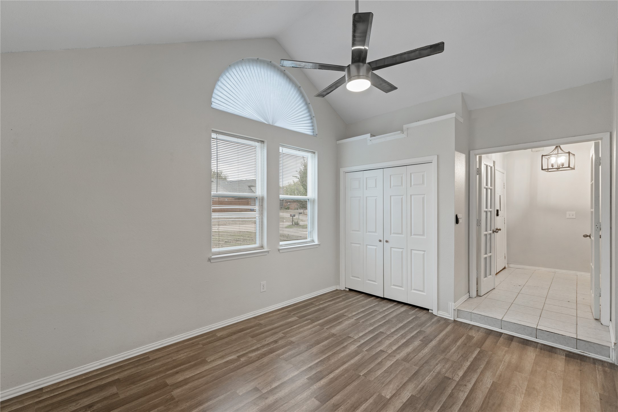 3207 Cliffview Drive