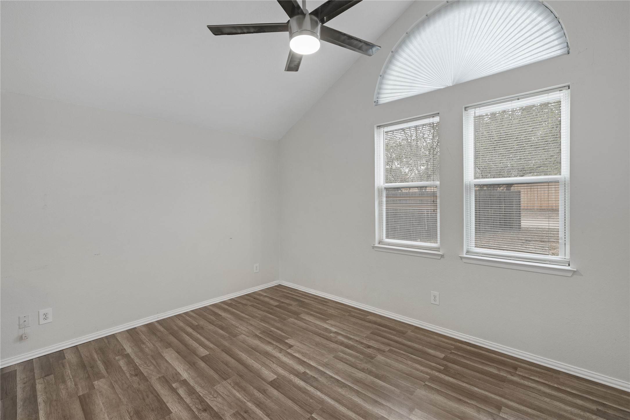 3207 Cliffview Drive