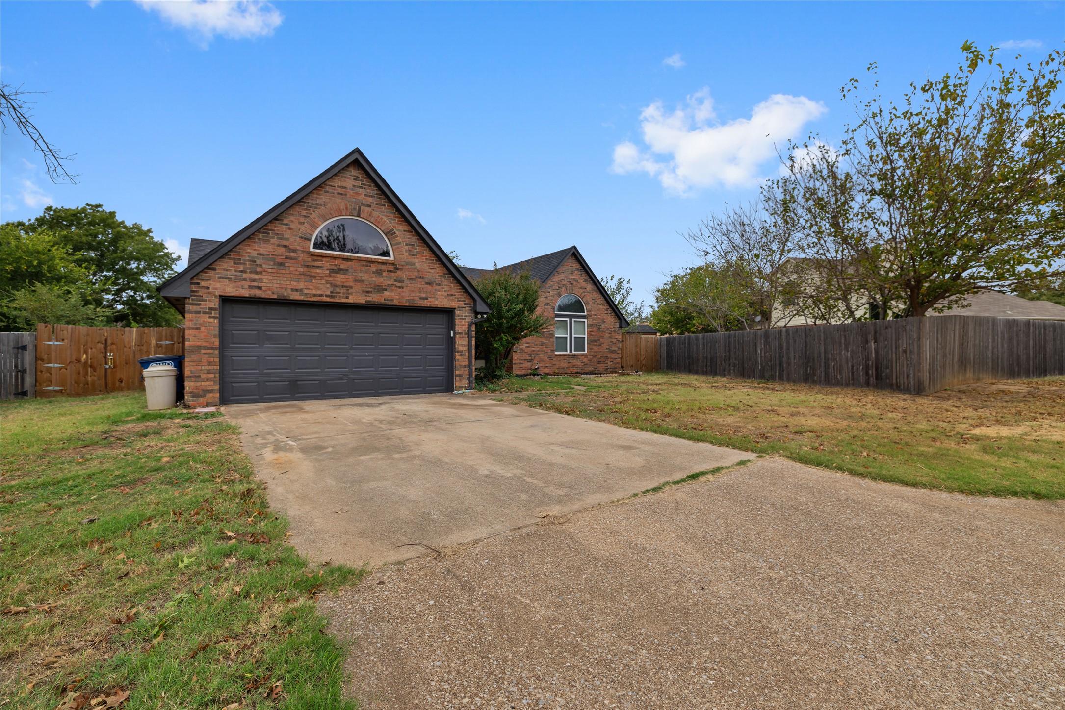 3207 Cliffview Drive