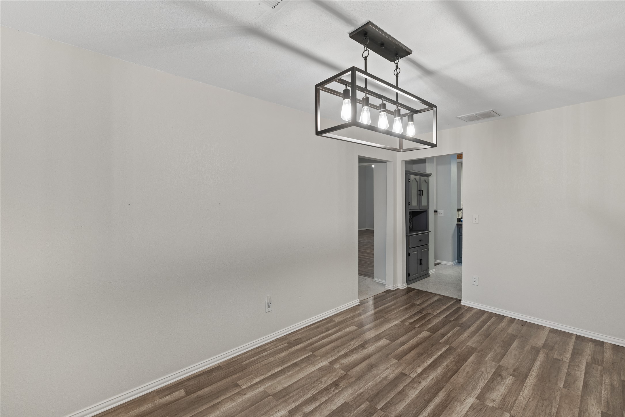3207 Cliffview Drive