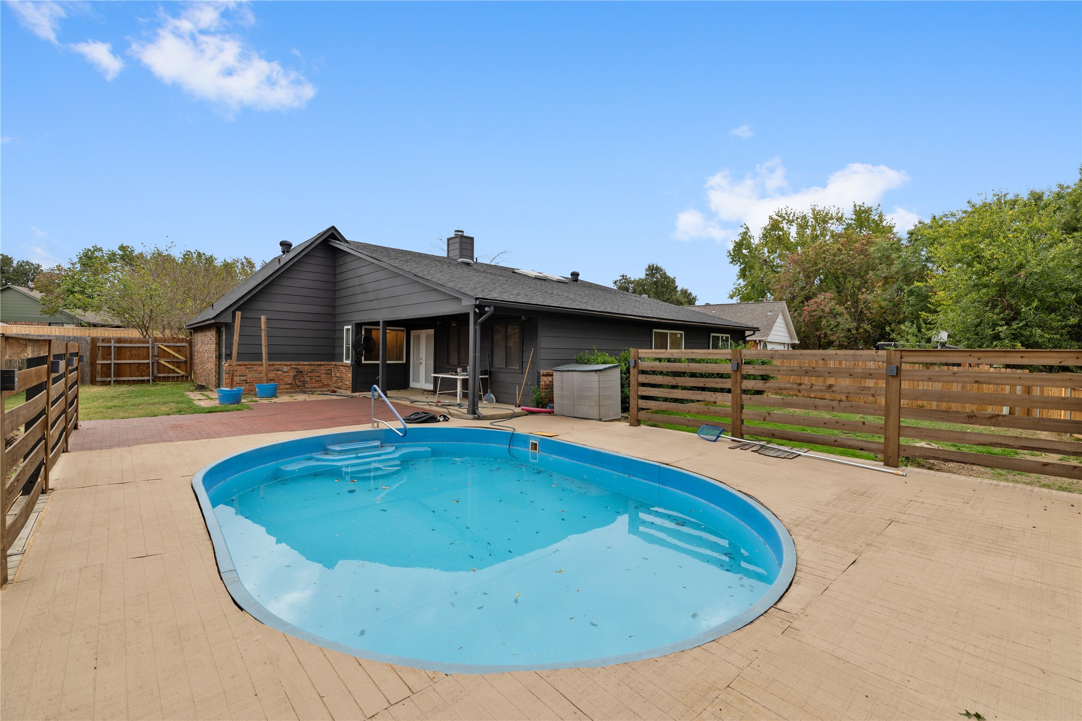 3207 Cliffview Drive