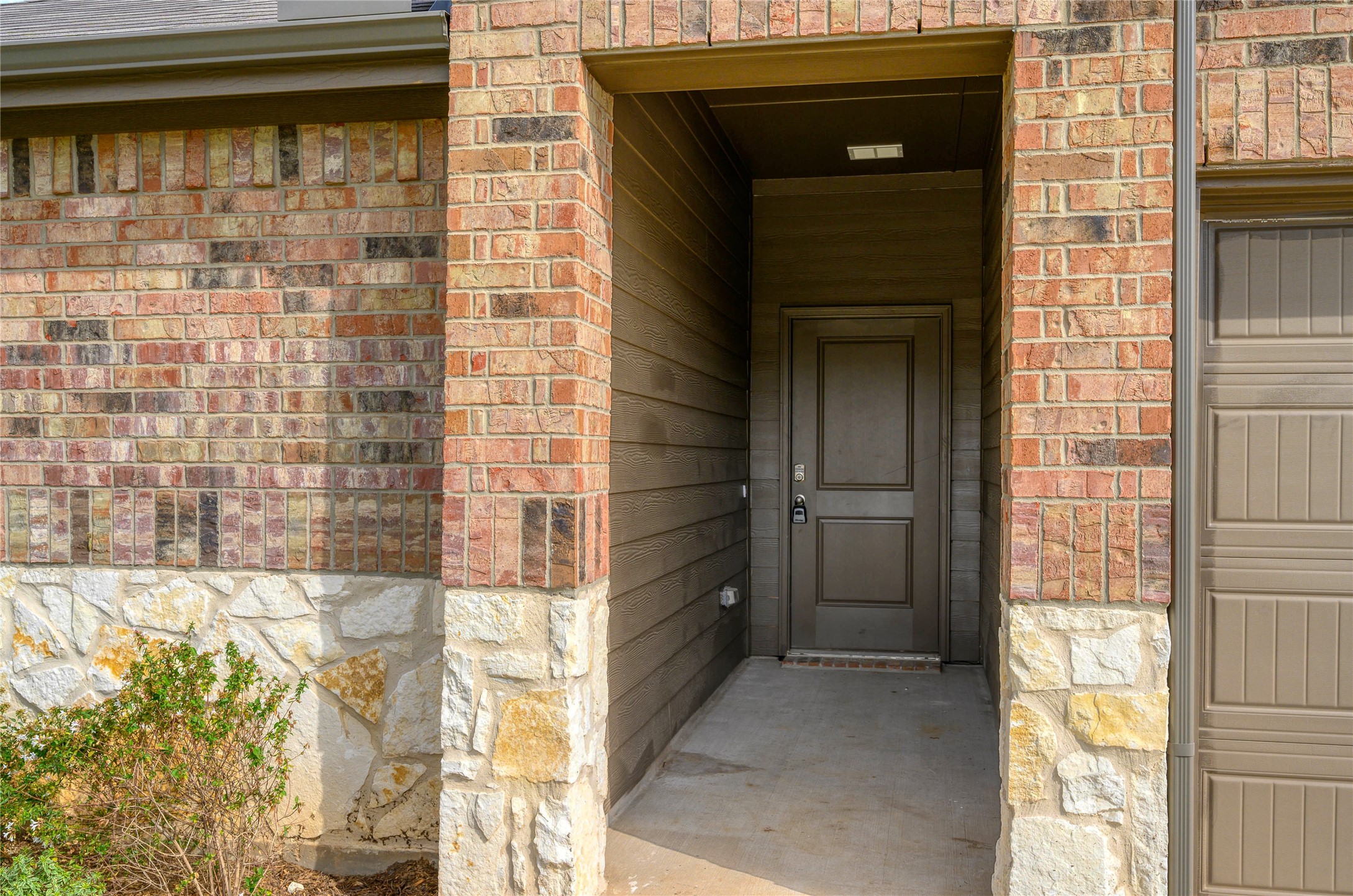 2323 Burleson Road