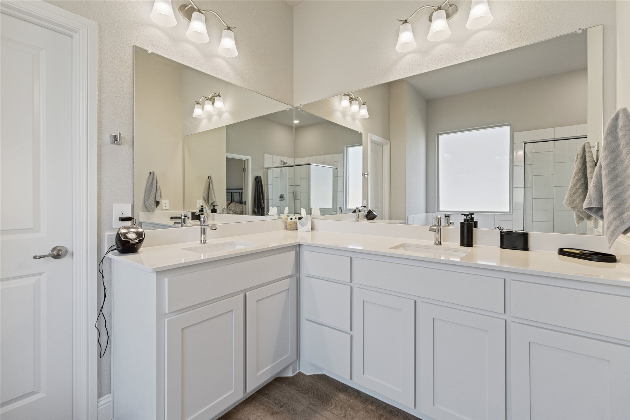 3008 Somerset Close Place