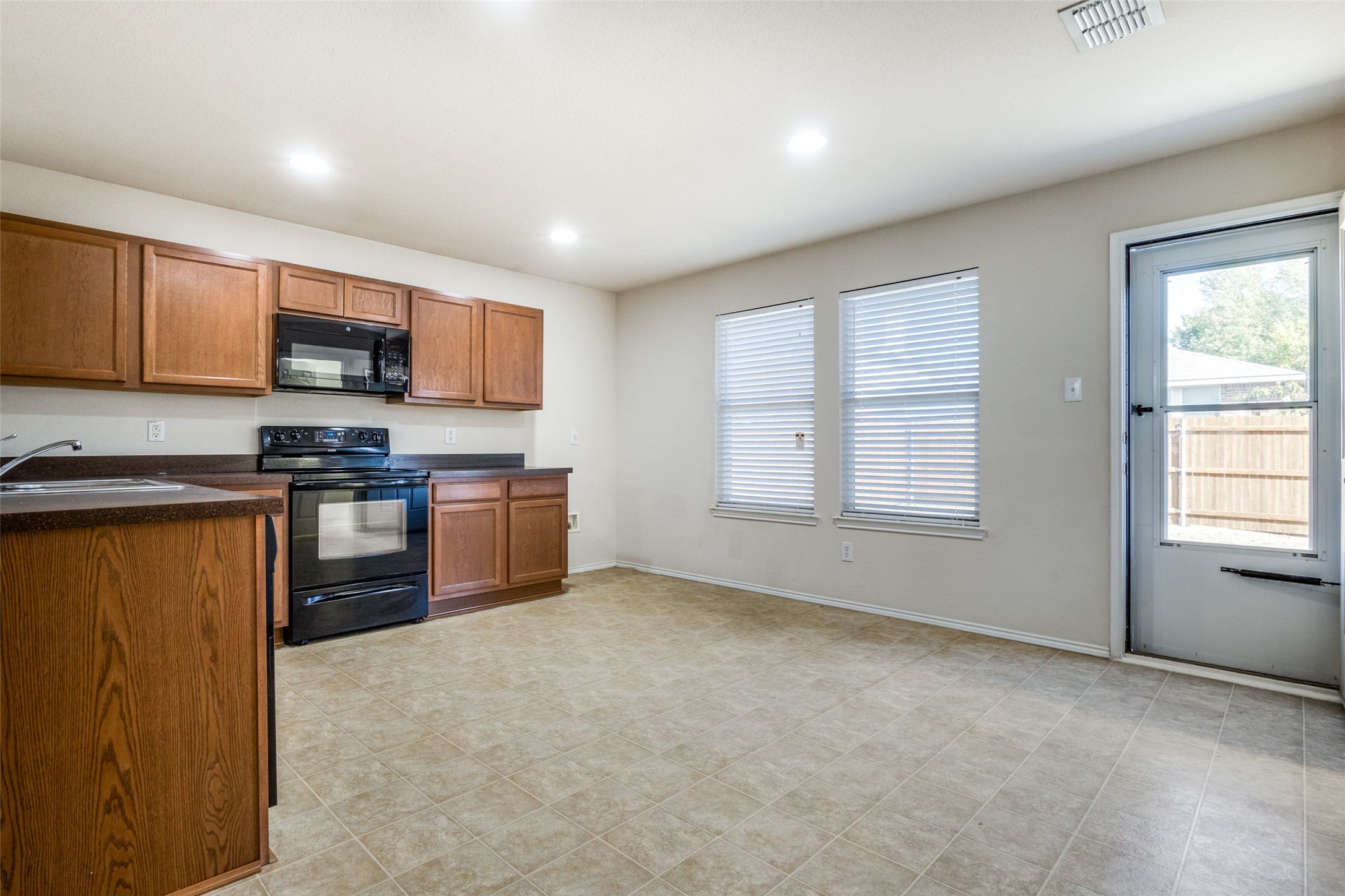 16504 Cowboy Trail