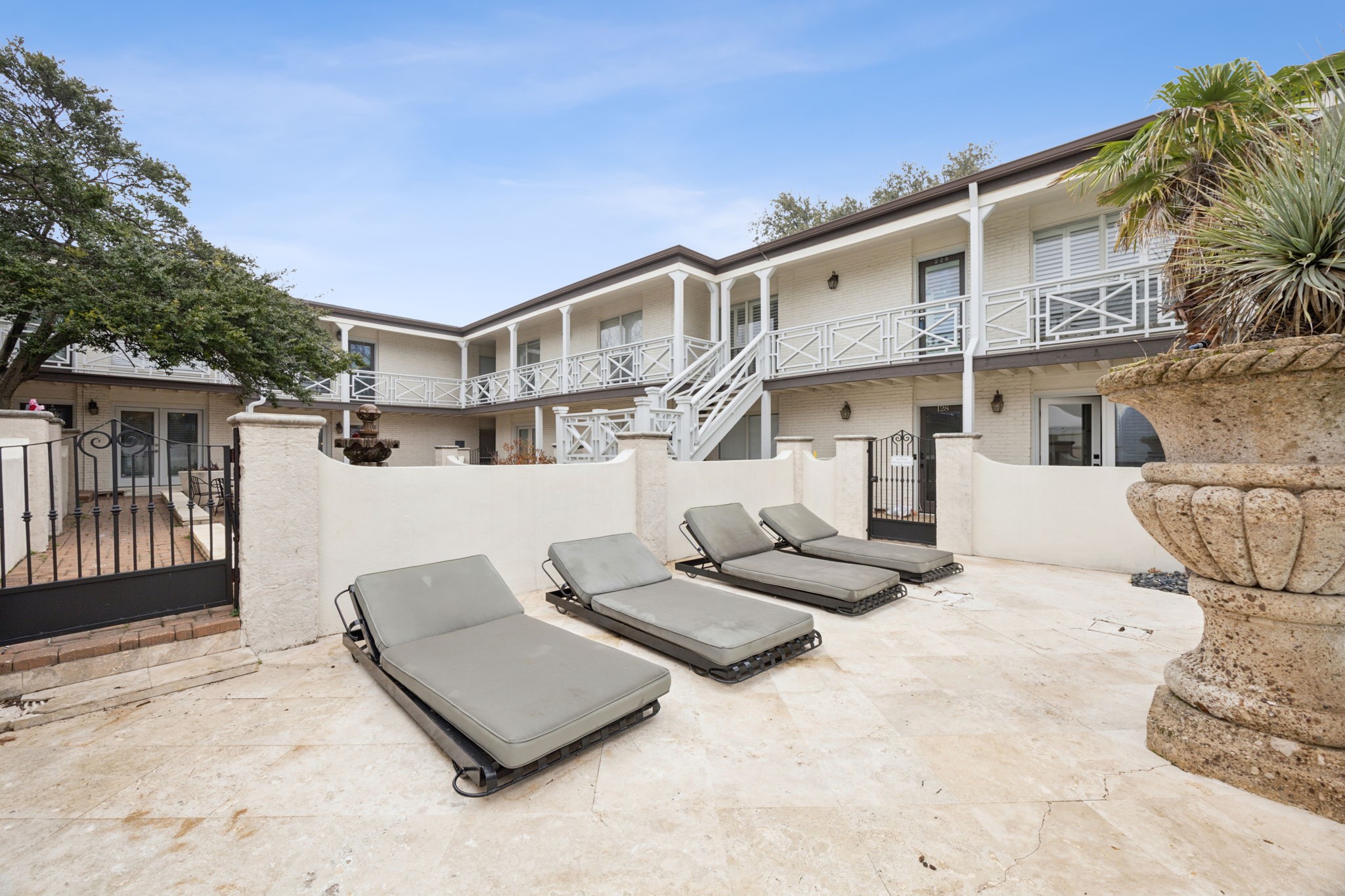 5931 E University Boulevard 123
