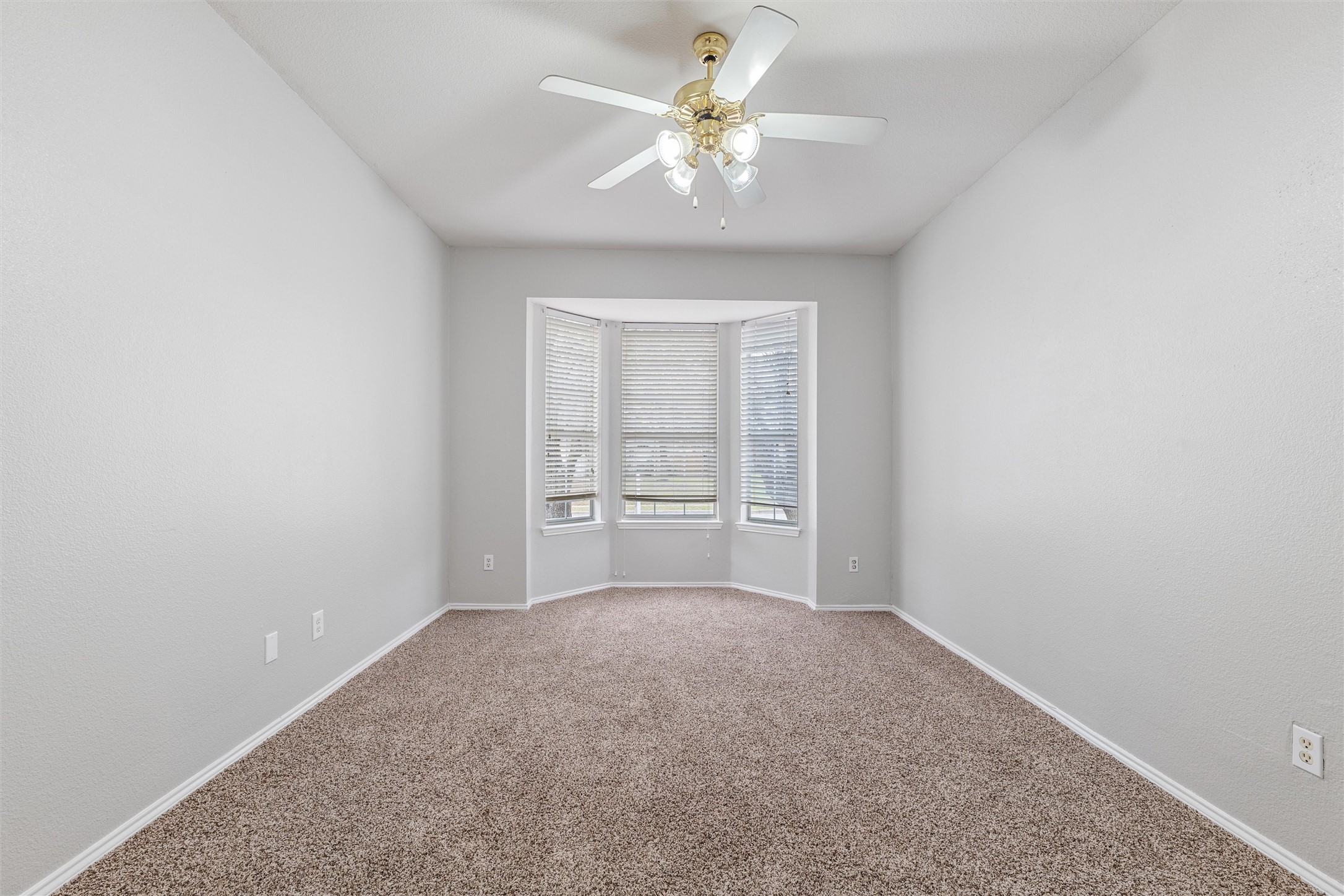 901 Dixon Lane