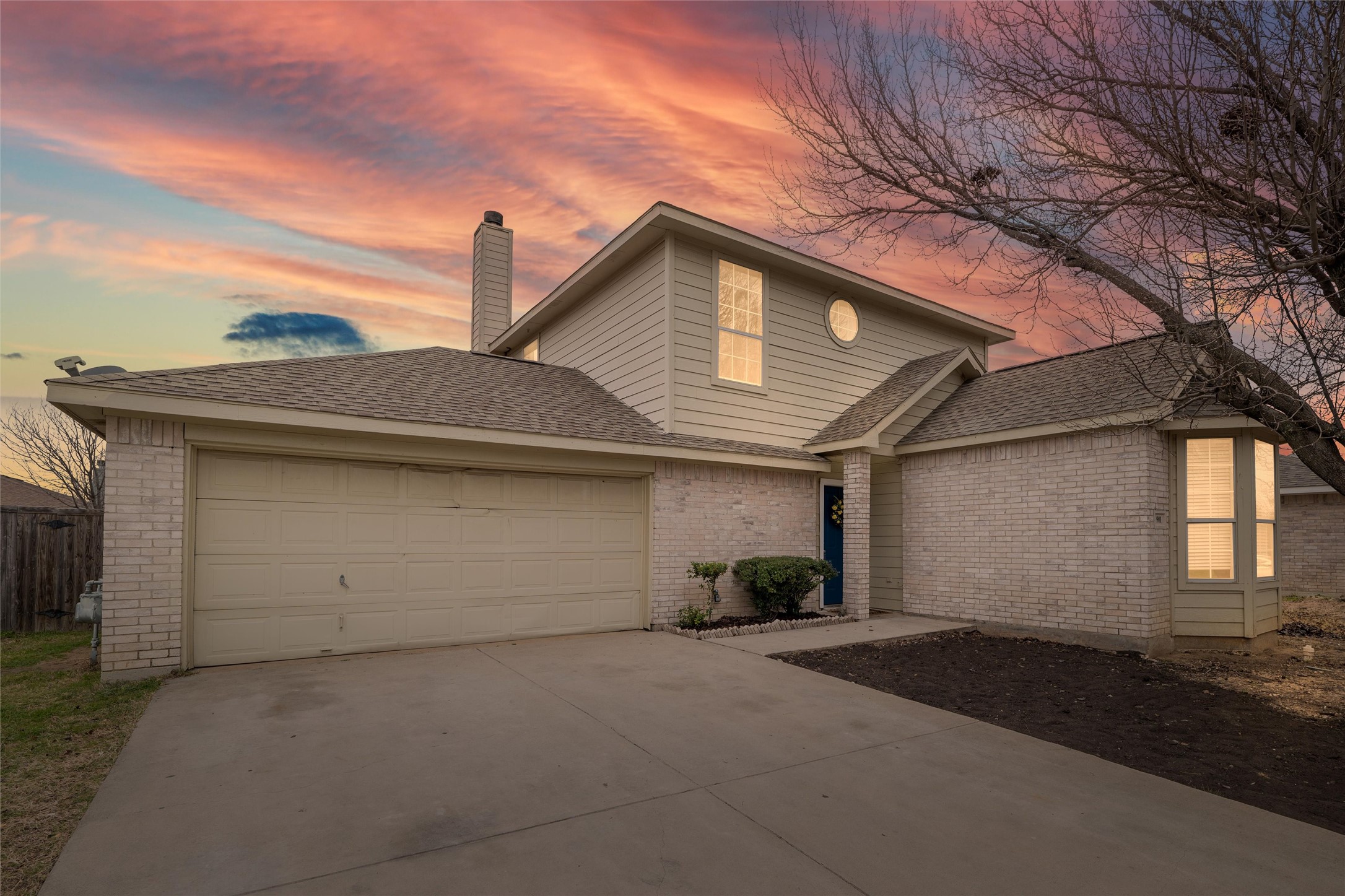 901 Dixon Lane