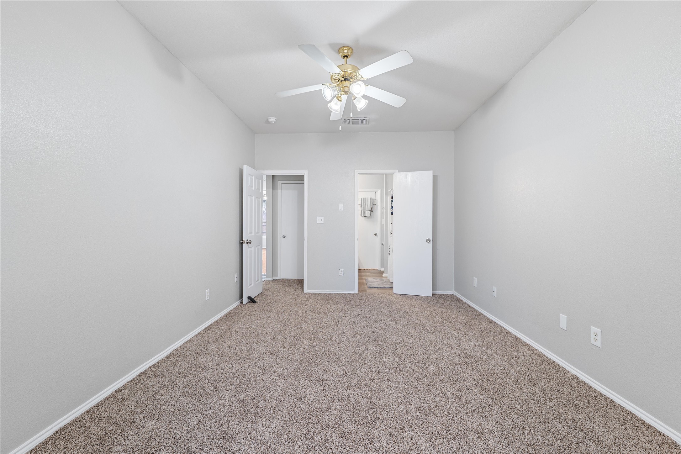 901 Dixon Lane