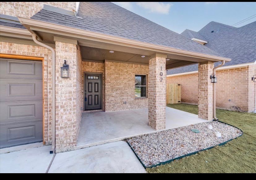 102 Hackberry Lane