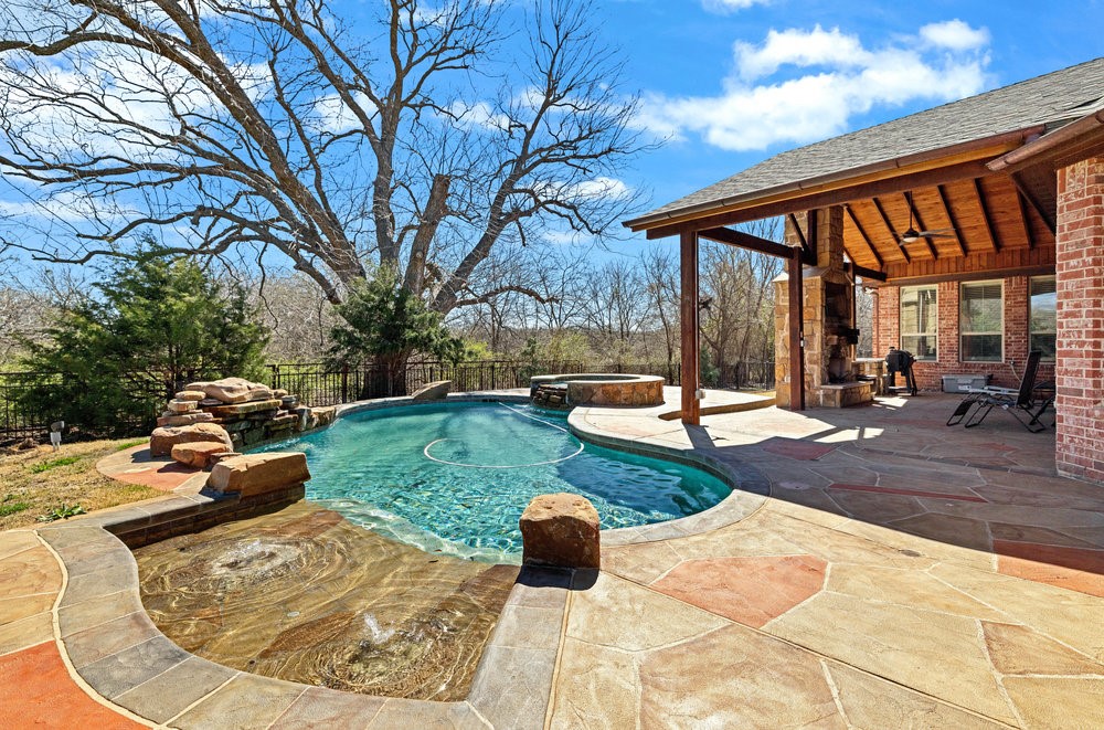 2885 Forest Hills Drive