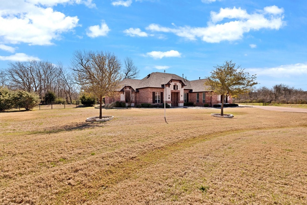 2885 Forest Hills Drive