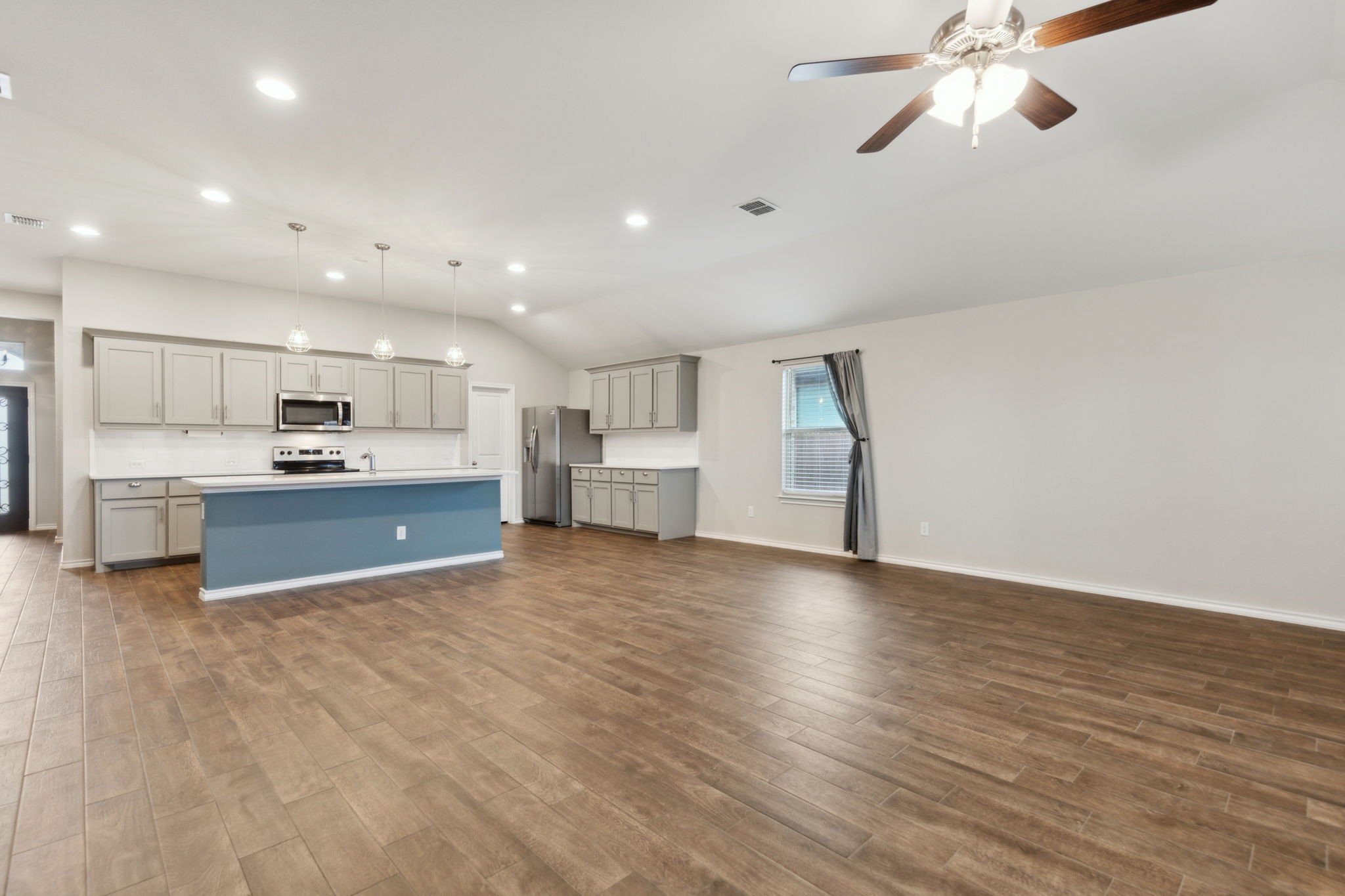 3421 Riverside Drive