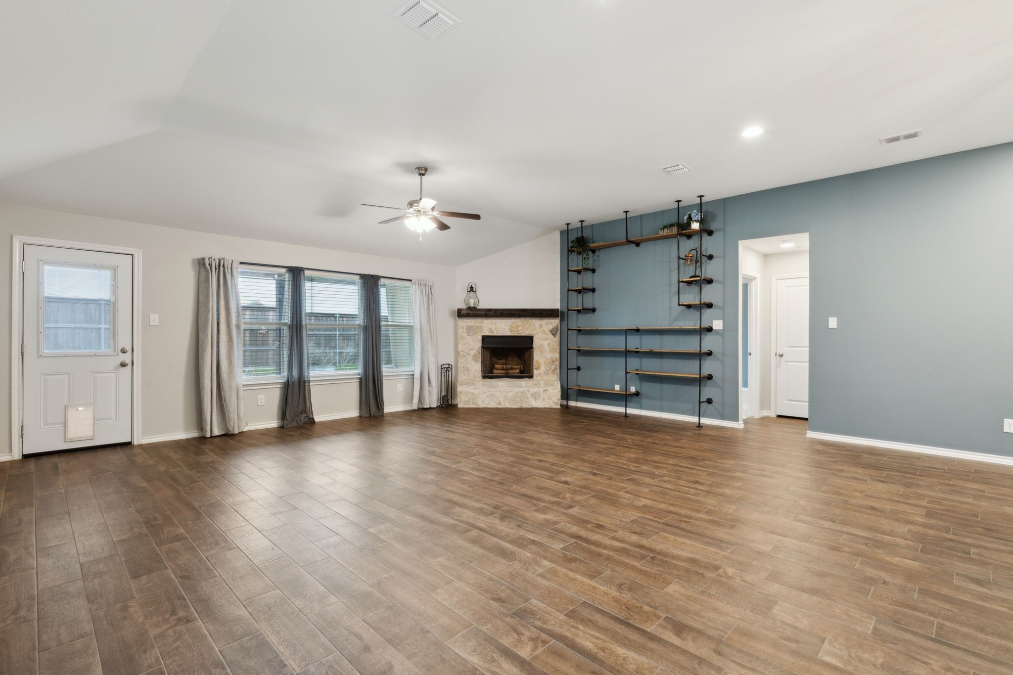 3421 Riverside Drive