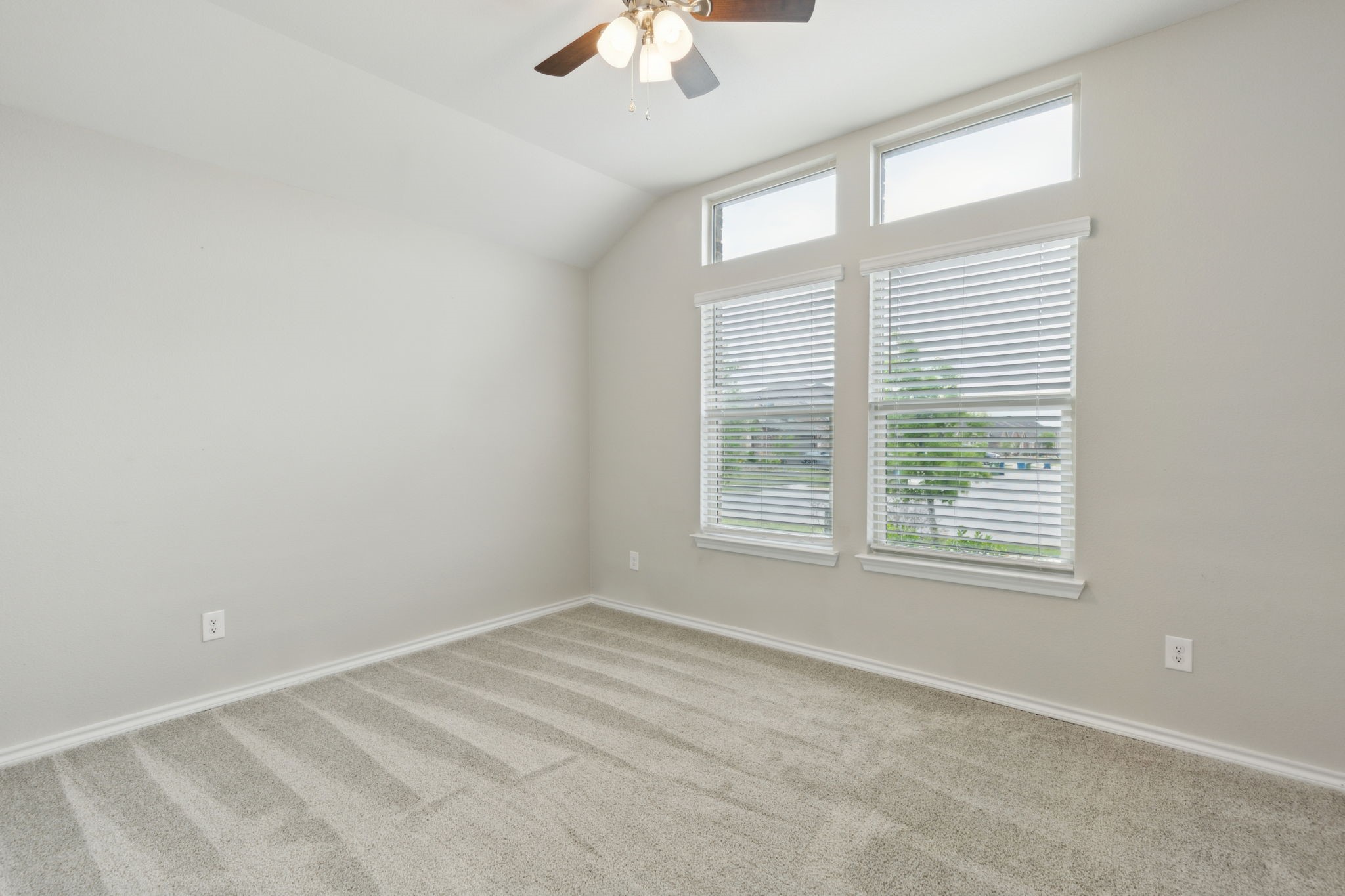 3421 Riverside Drive