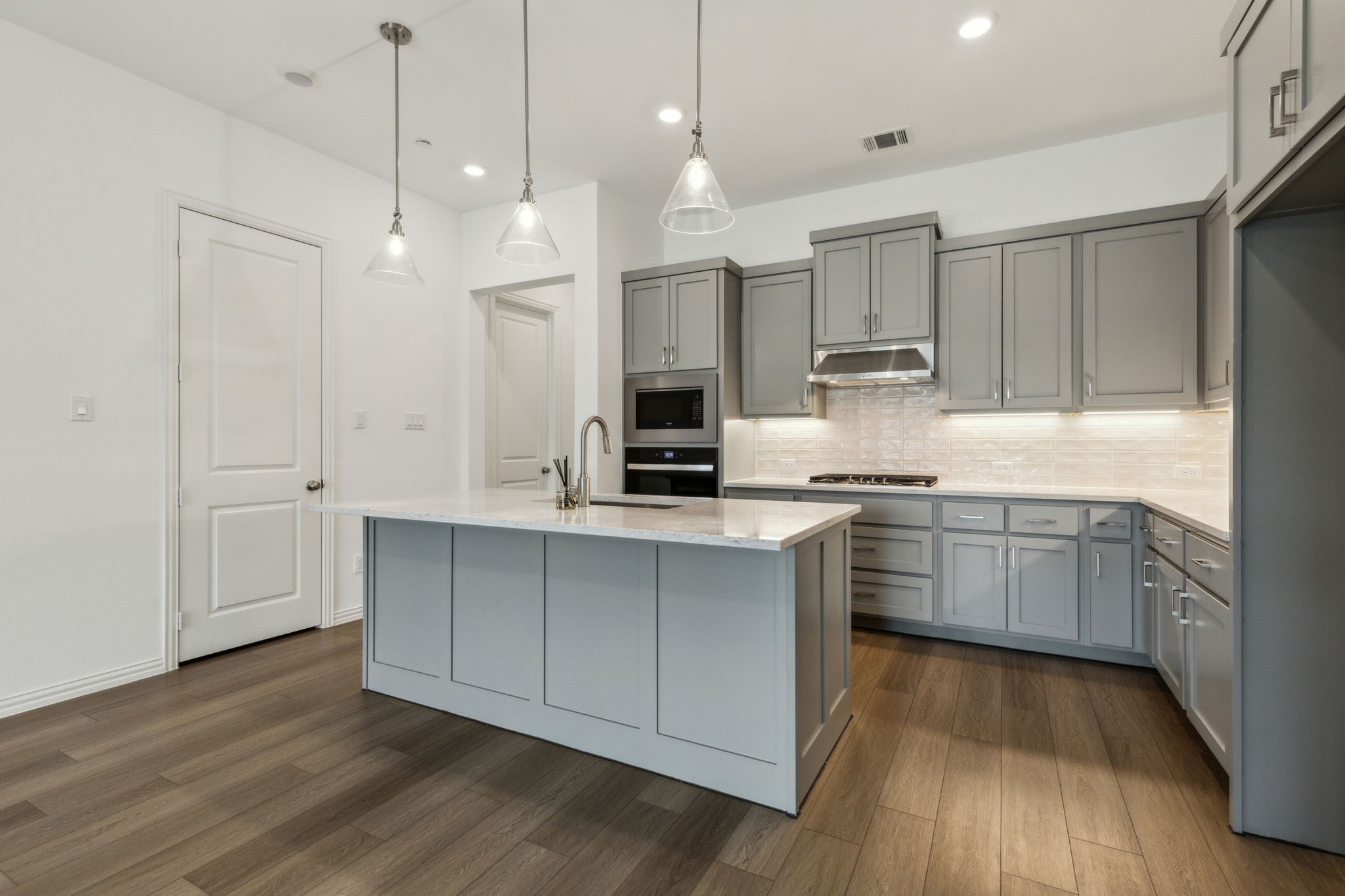 1276 Daybreak Drive