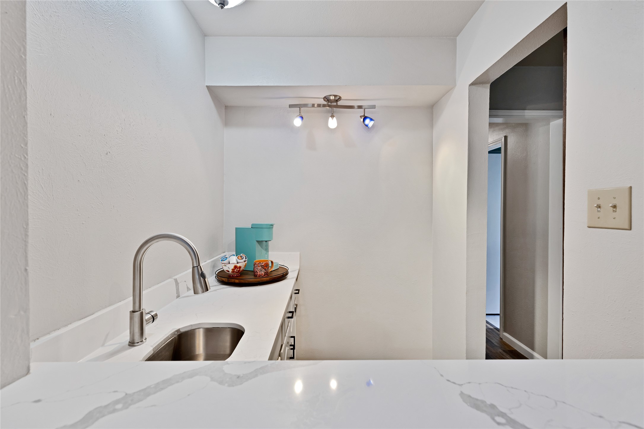 1603 Versailles Drive