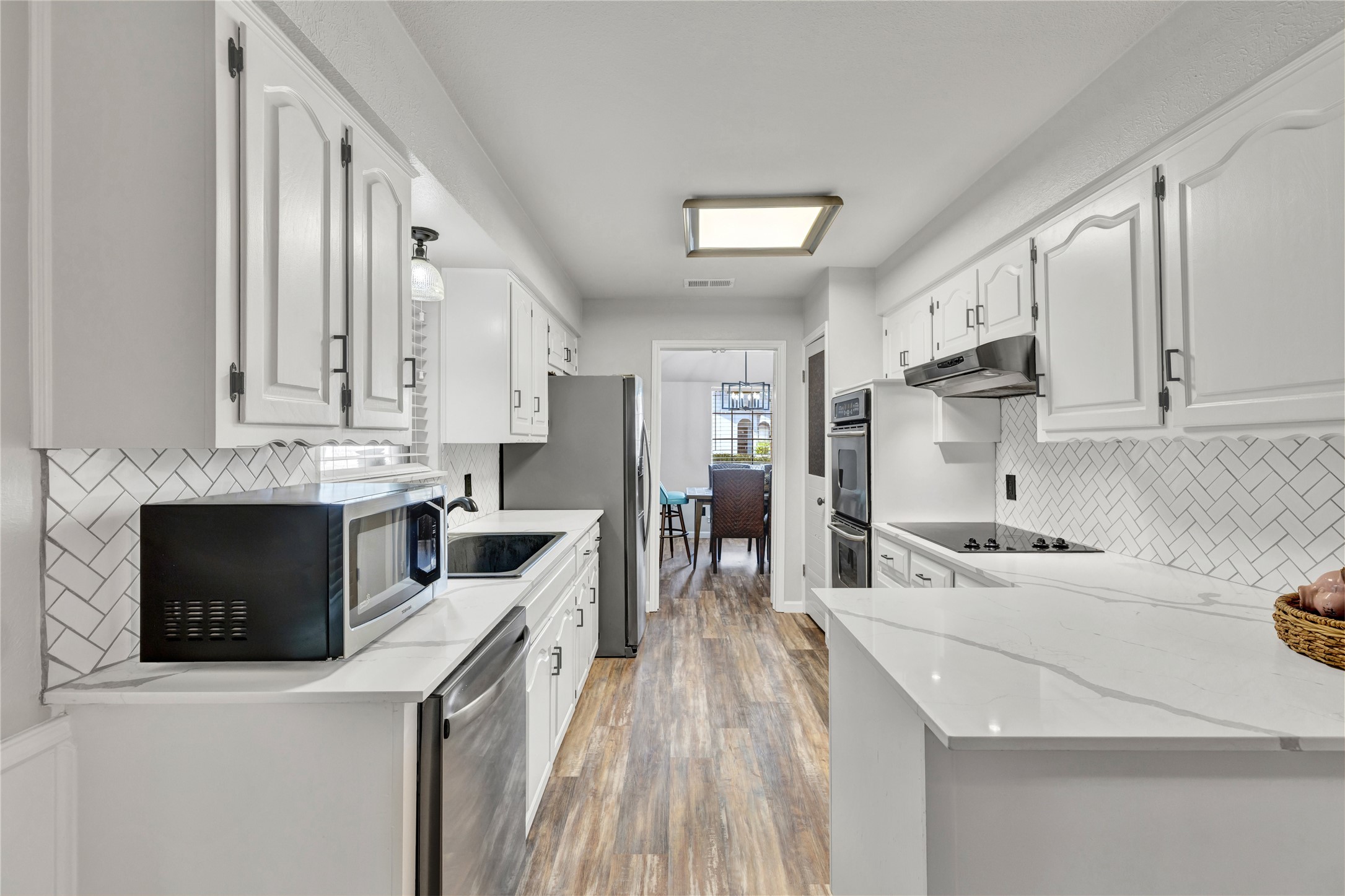 1603 Versailles Drive