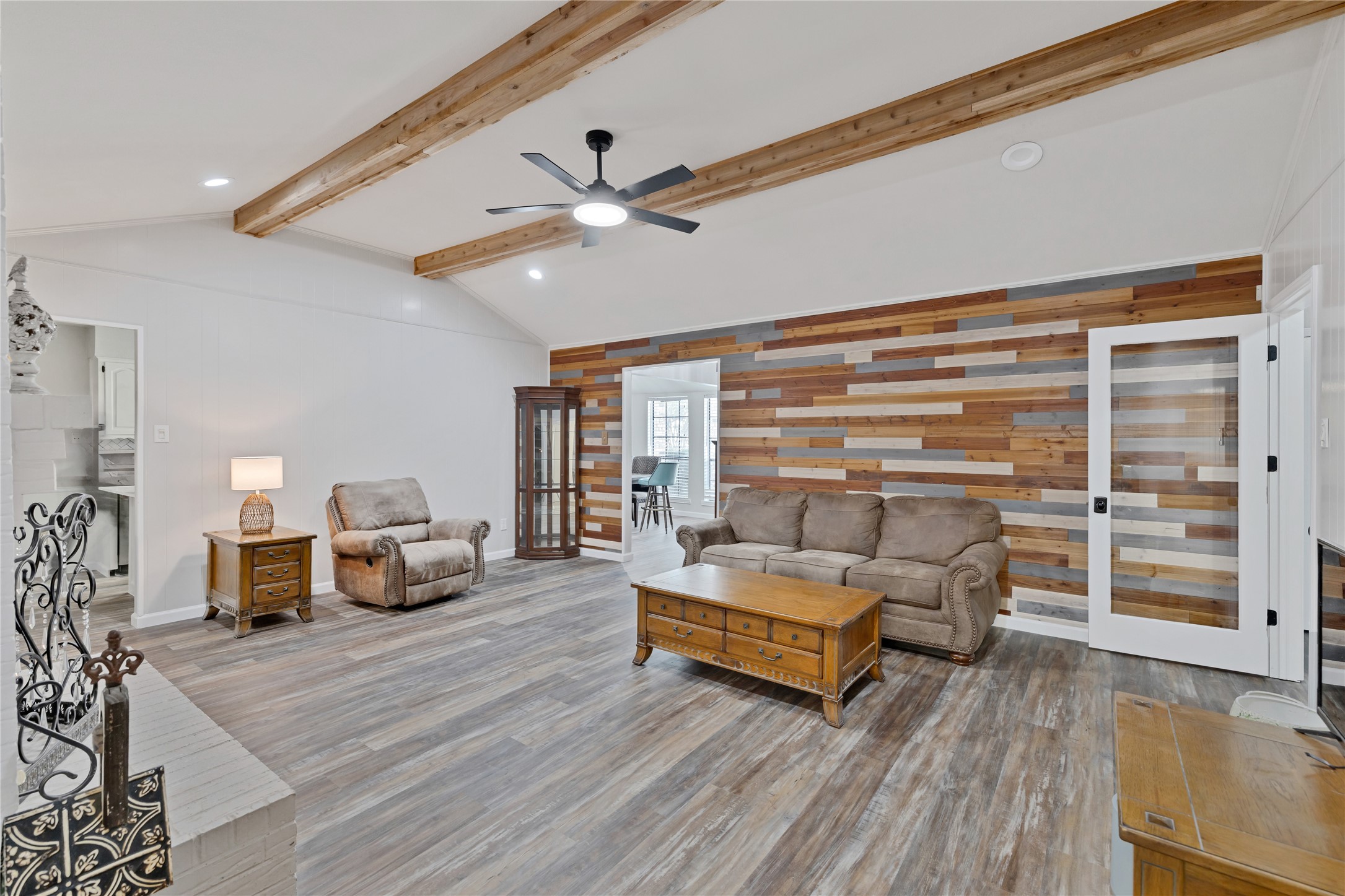 1603 Versailles Drive