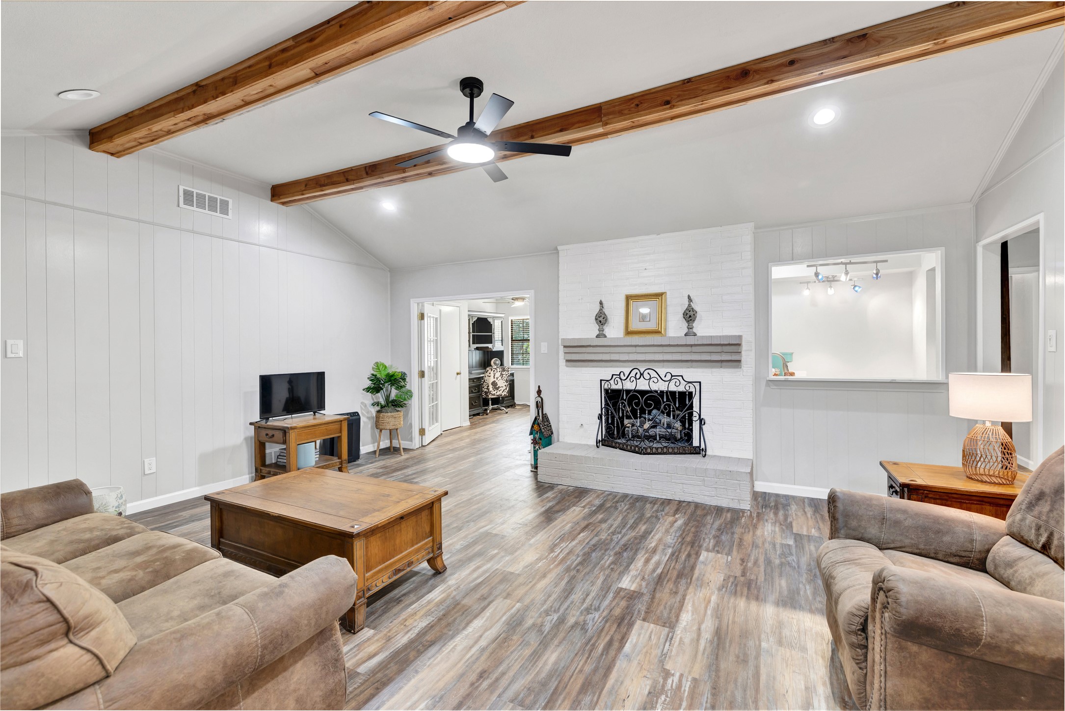 1603 Versailles Drive