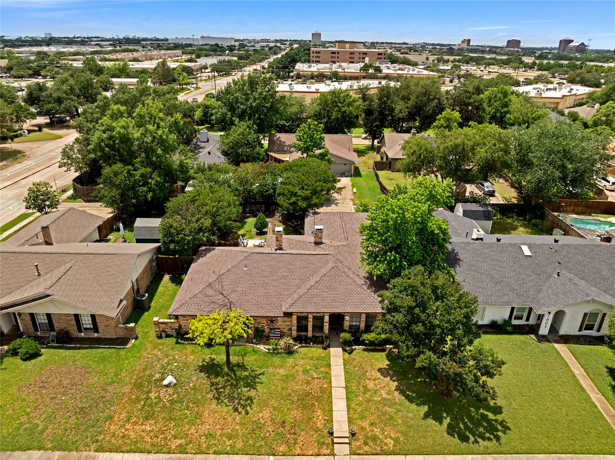 1603 Versailles Drive