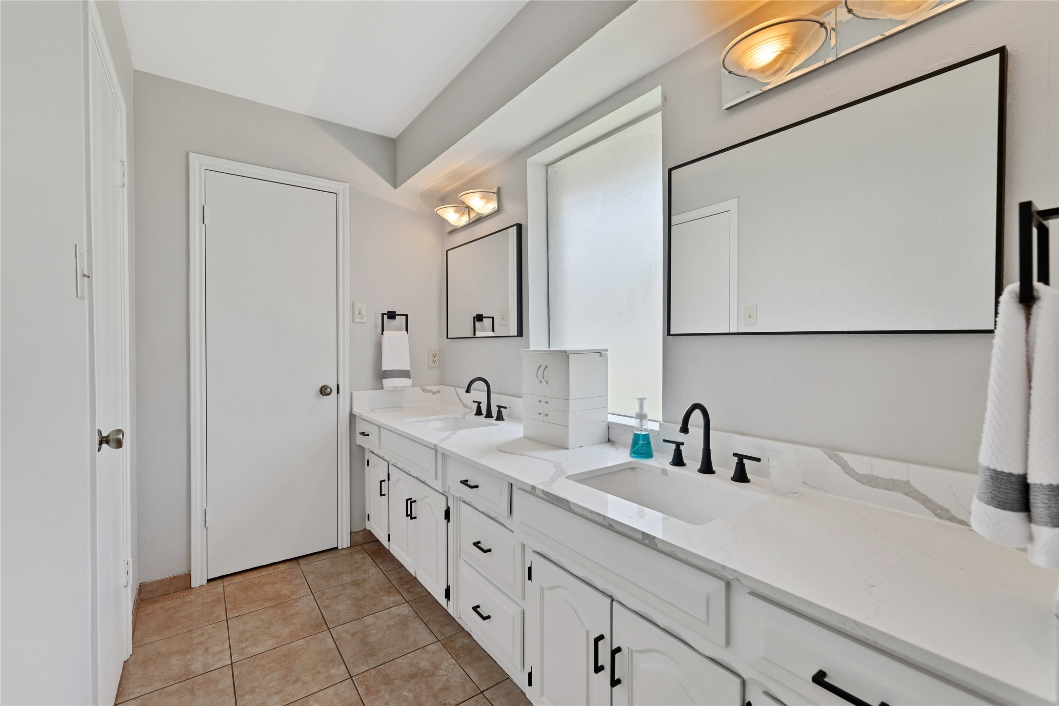 1603 Versailles Drive